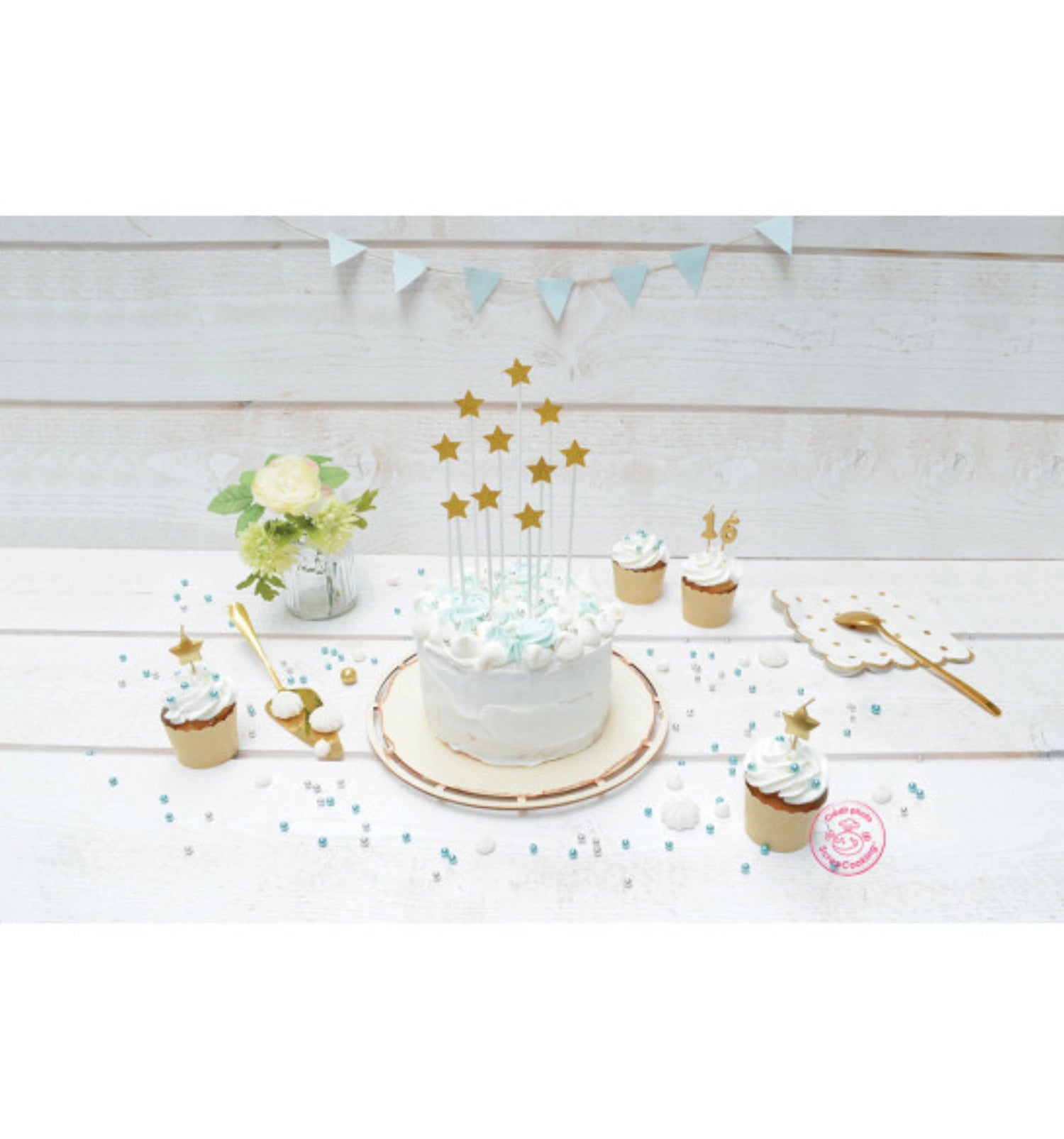 Set of 10 cake toppers golden stars