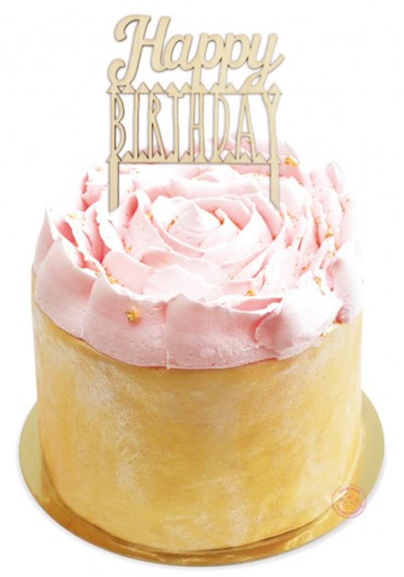 Eleganter Cake Topper aus Holz mit der Aufschrift "Happy Birthday" von Scrap Cooking, ideal für Geburtstagsfeiern und besondere Anlässe.