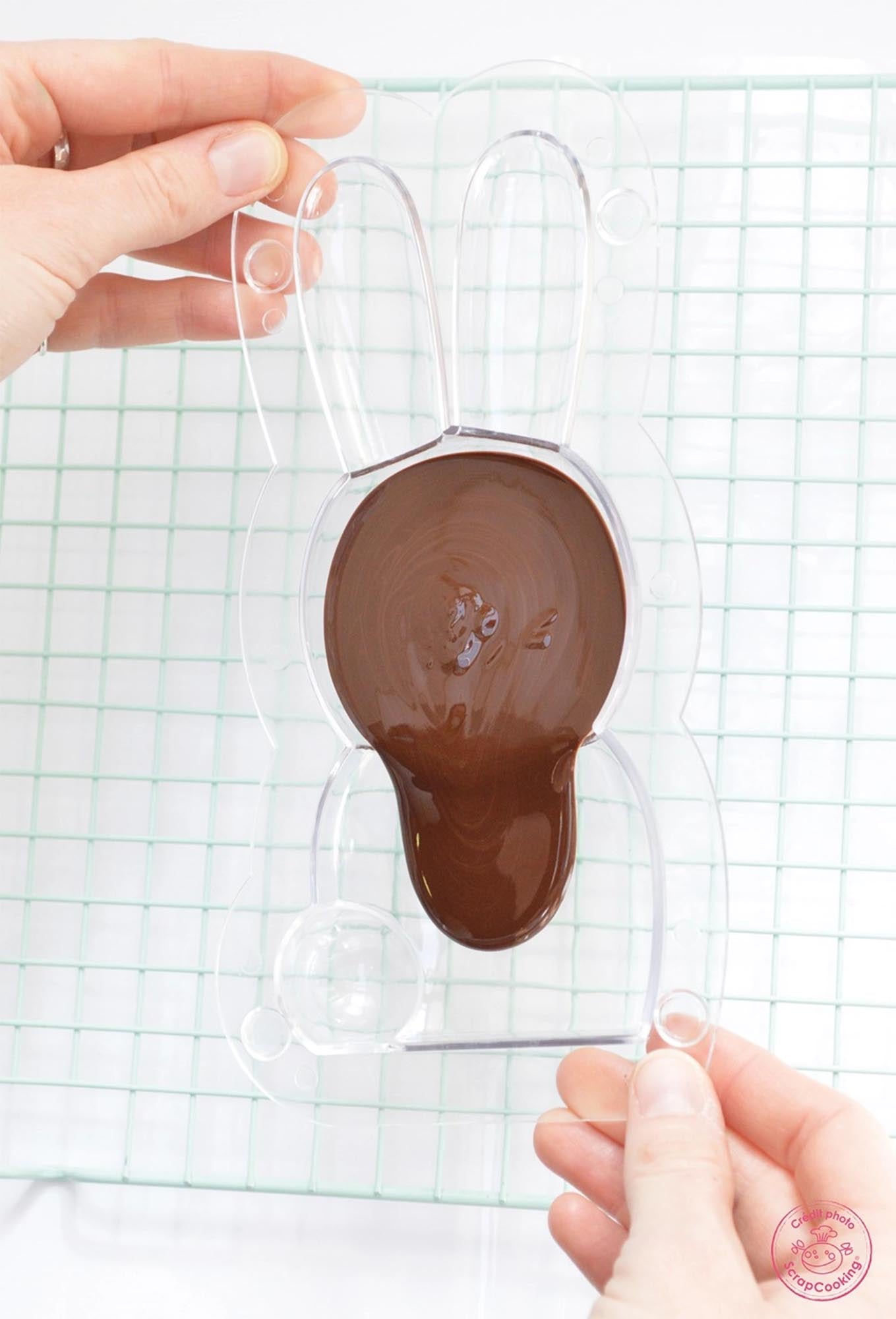 Formen Sie köstliche 3D-Schokohasen mit Scrap Cookings Spezialform.