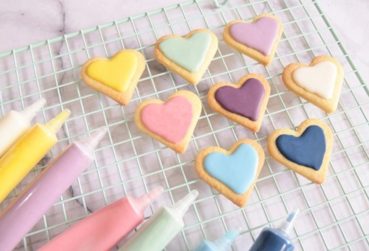 Bunte Schokostifte im 10er Set von Scrap Cooking, ideal zum Verzieren von Kuchen, Plätzchen und anderen Leckereien für kreative Backideen.