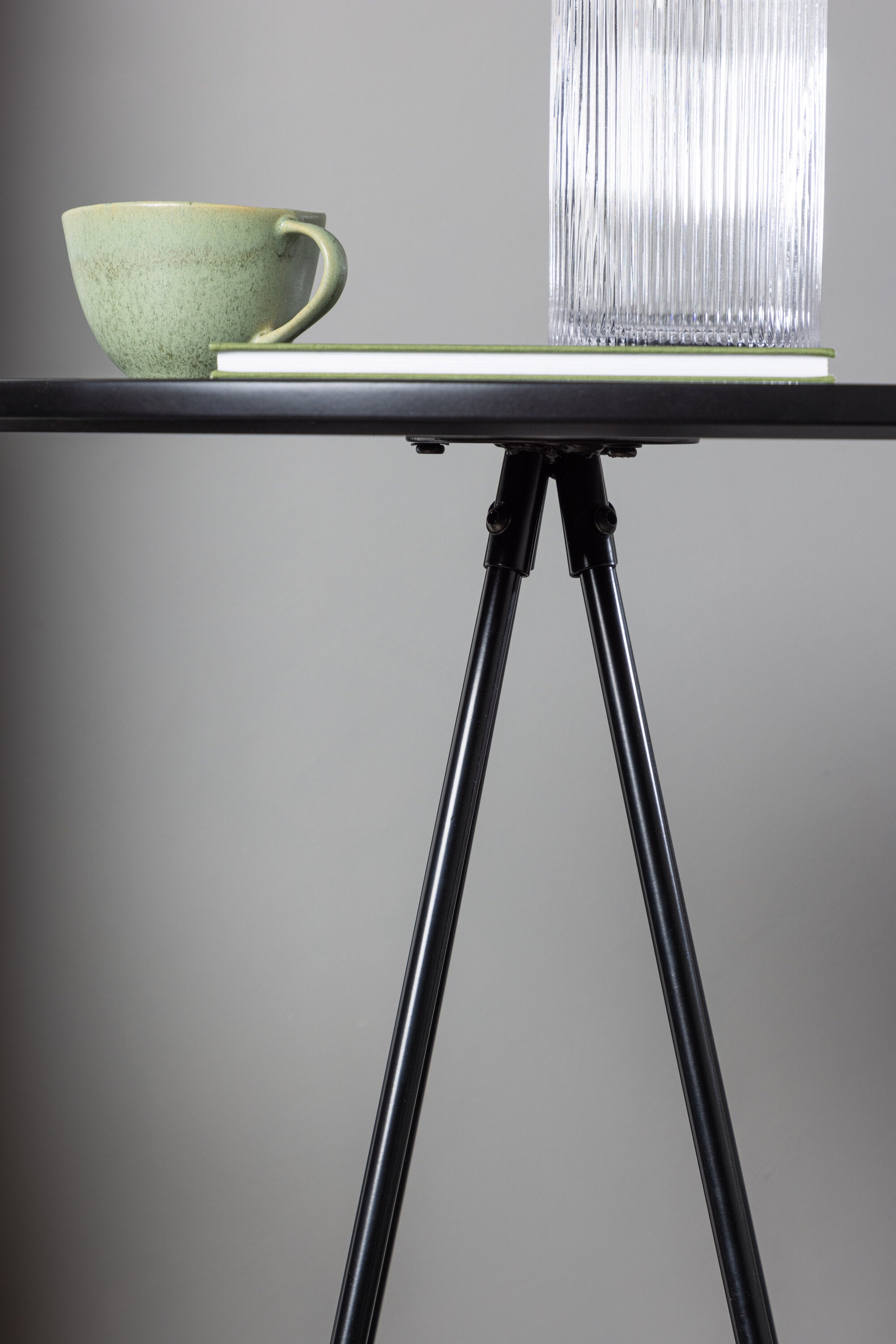 Bistro Bartisch in Schwarz präsentiert im Onlineshop von KAQTU Design AG. Hochtisch ist von Venture Home