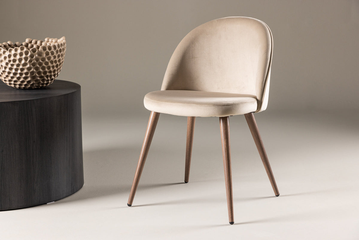 Velvet Esszimmerstuhl in Beige präsentiert im Onlineshop von KAQTU Design AG. Schalenstuhl ist von Venture Home