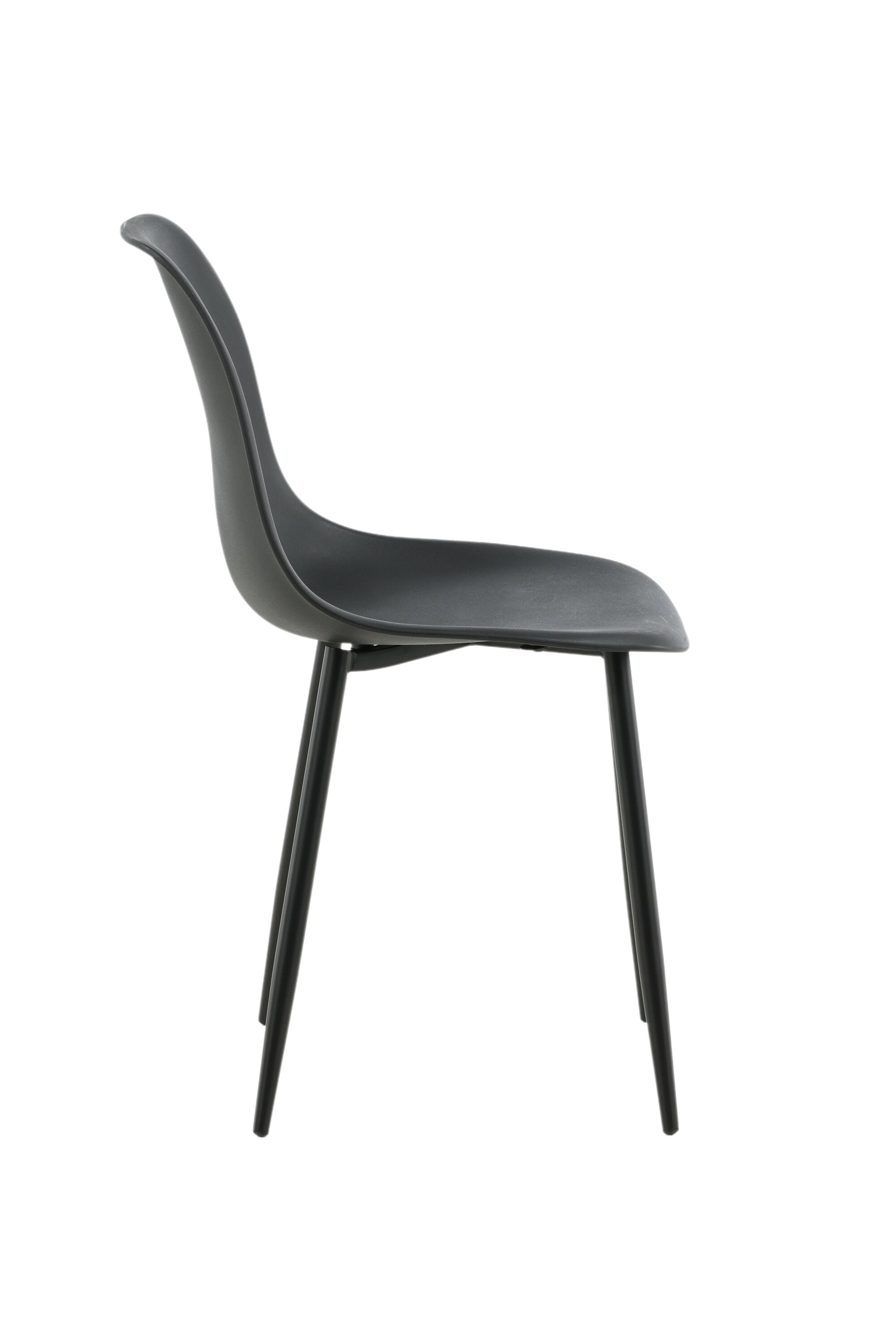 Polar Stuhl Plastic in Schwarz präsentiert im Onlineshop von KAQTU Design AG. Stuhl ist von Venture Home