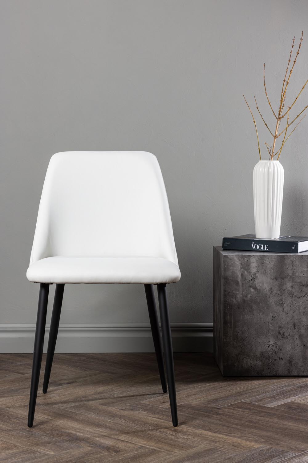 Night Stuhl in Weiss präsentiert im Onlineshop von KAQTU Design AG. Stuhl ist von Venture Home