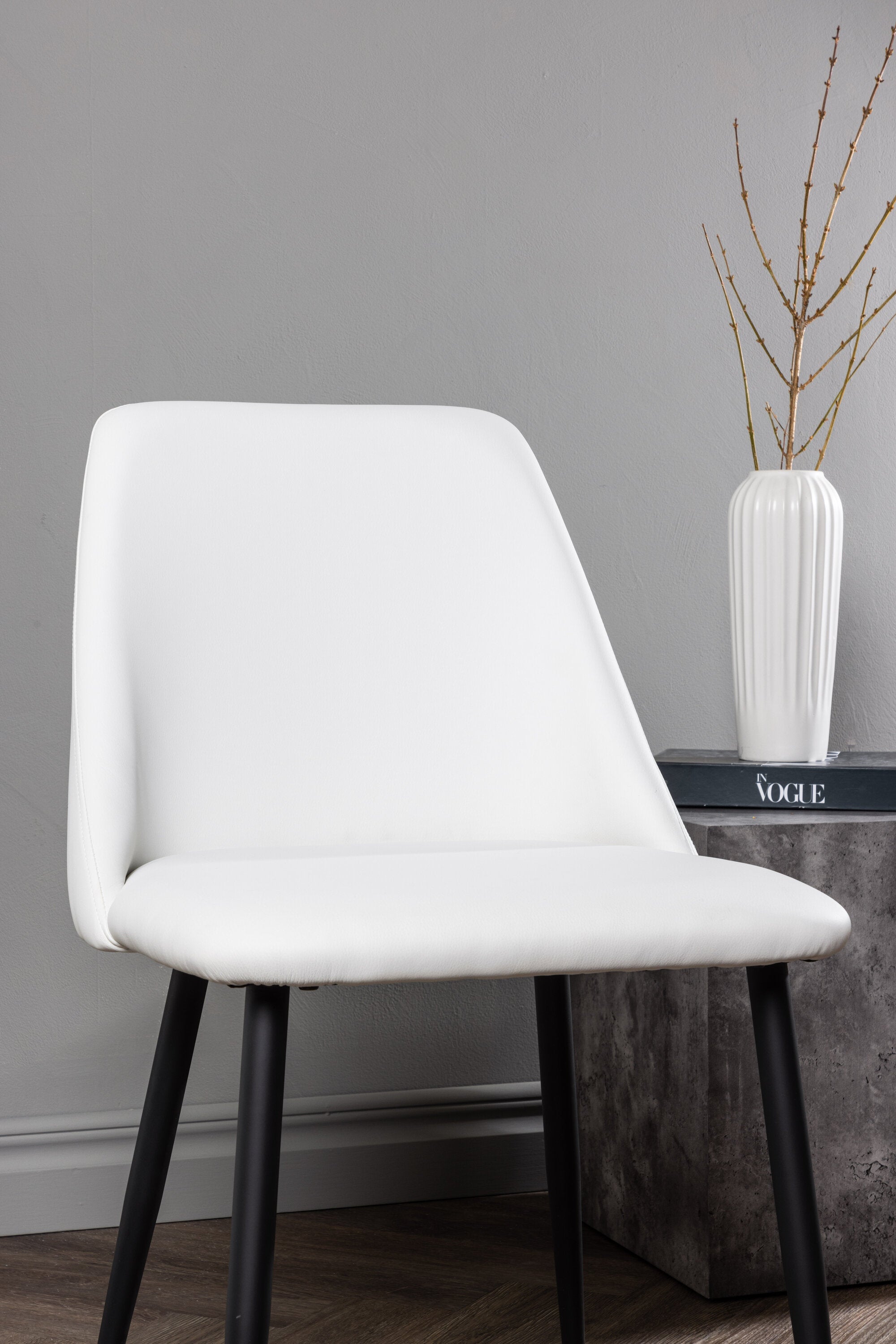 Night Stuhl in Weiss präsentiert im Onlineshop von KAQTU Design AG. Stuhl ist von Venture Home