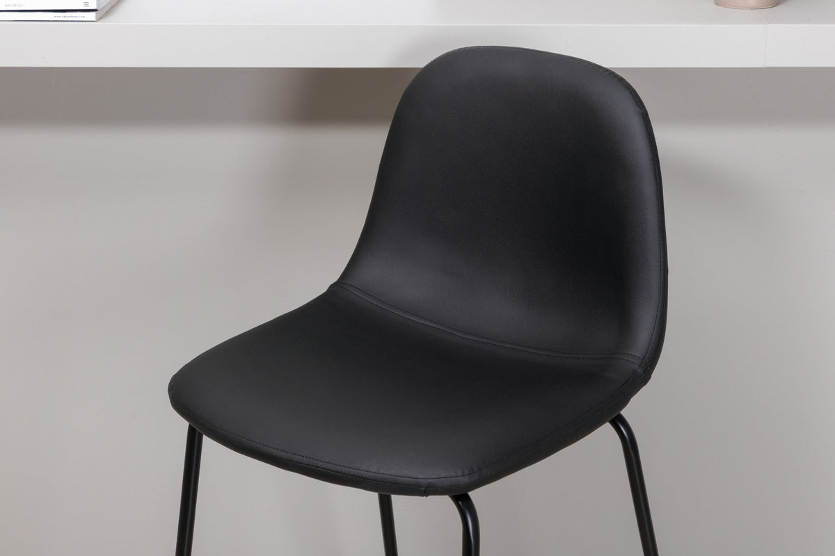 Polar Barstuhl in Schwarz präsentiert im Onlineshop von KAQTU Design AG. Barstuhl ist von Venture Home