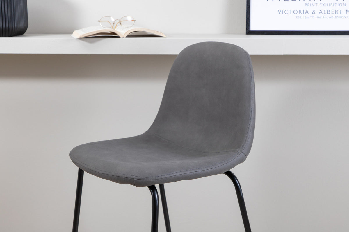 Polar Barstuhl in Grau präsentiert im Onlineshop von KAQTU Design AG. Barstuhl ist von Venture Home
