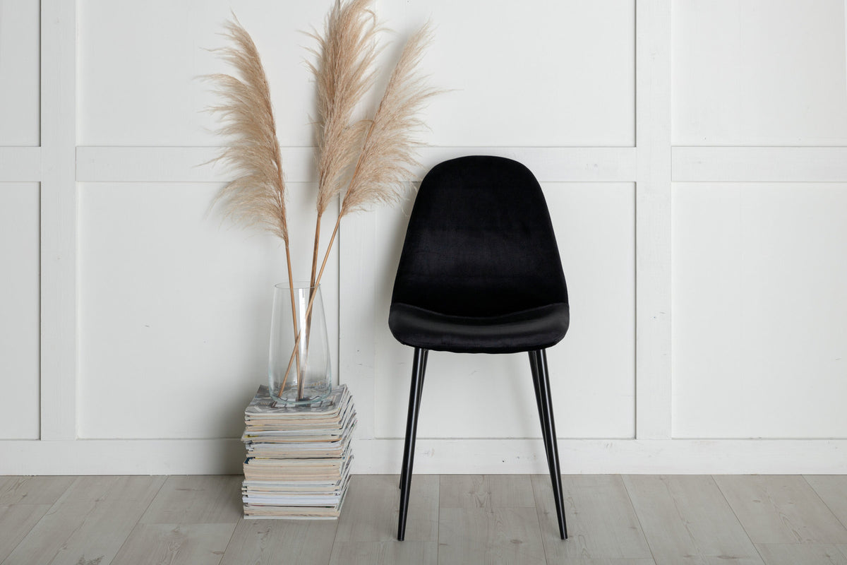 Polar Stuhl in Schwarz/Schwarz präsentiert im Onlineshop von KAQTU Design AG. Stuhl ist von Venture Home