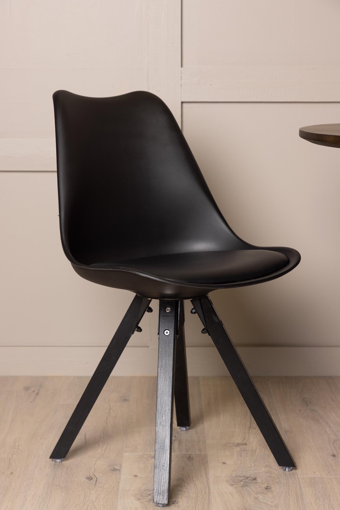 Zeno Stuhl in Schwarz präsentiert im Onlineshop von KAQTU Design AG. Stuhl ist von Venture Home