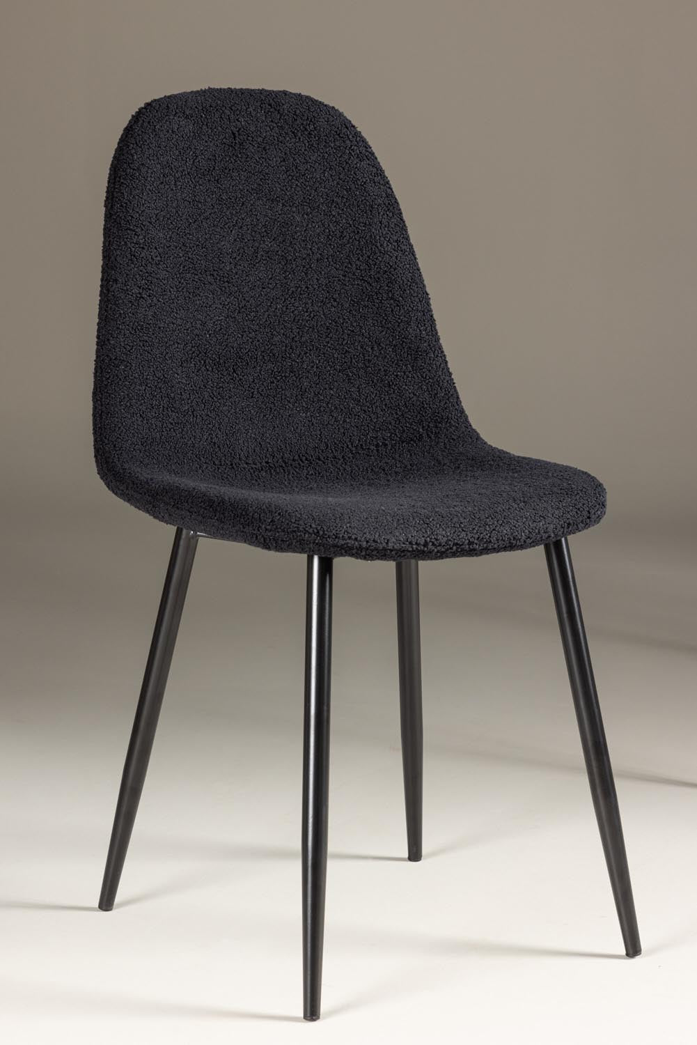 Polar Esszimmerstuhl in Schwarz präsentiert im Onlineshop von KAQTU Design AG. Stuhl ist von Venture Home