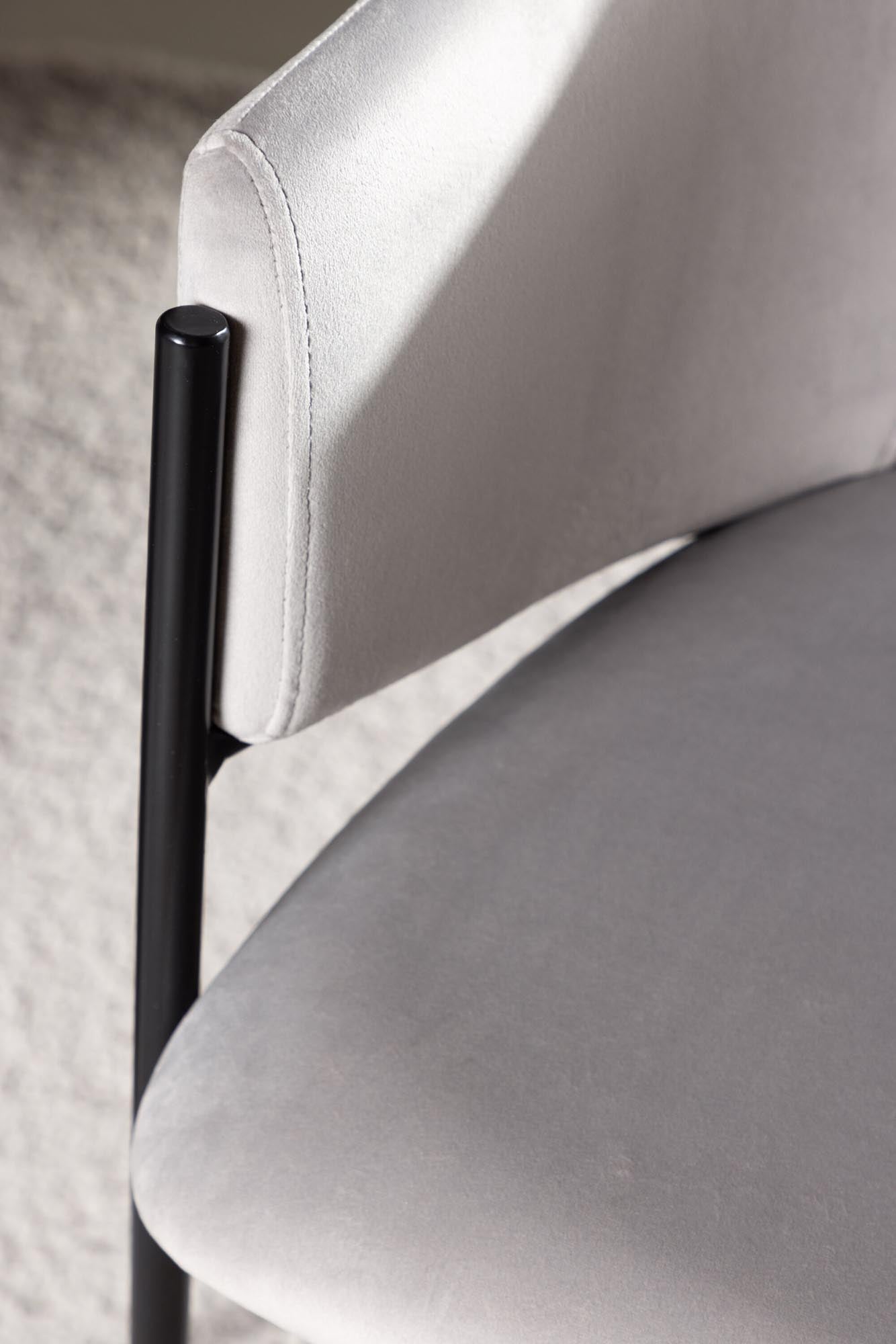 Evelina Stuhl: Zeitlose Ästhetik trifft auf hochwertigen Komfort.