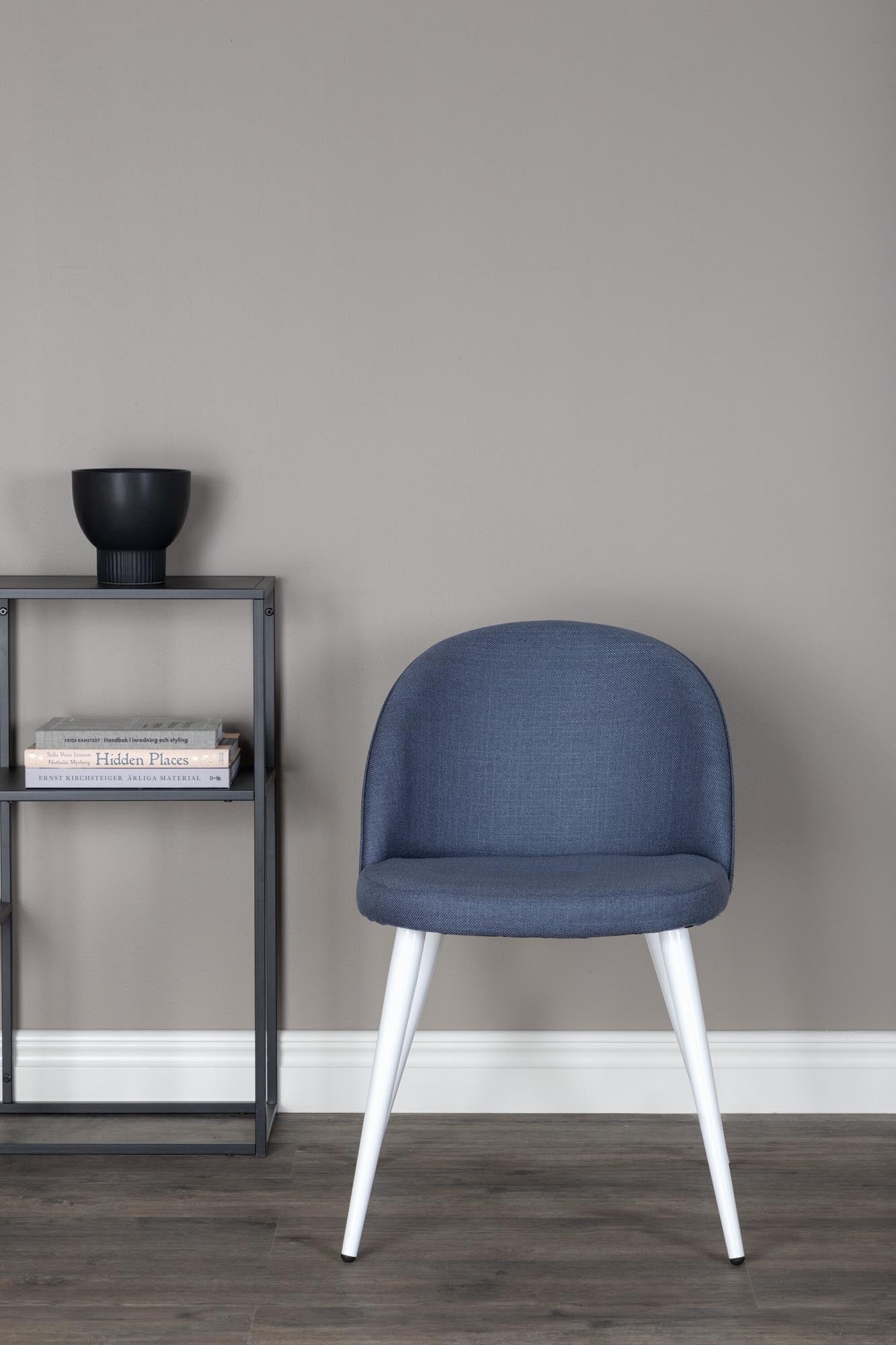 Velvet Stuhl in Blau/Weiss präsentiert im Onlineshop von KAQTU Design AG. Schalenstuhl ist von Venture Home
