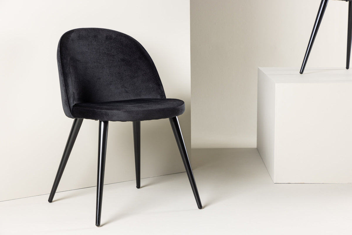 Velvet Matstol Stuhl in Schwarz präsentiert im Onlineshop von KAQTU Design AG. Schalenstuhl ist von Venture Home