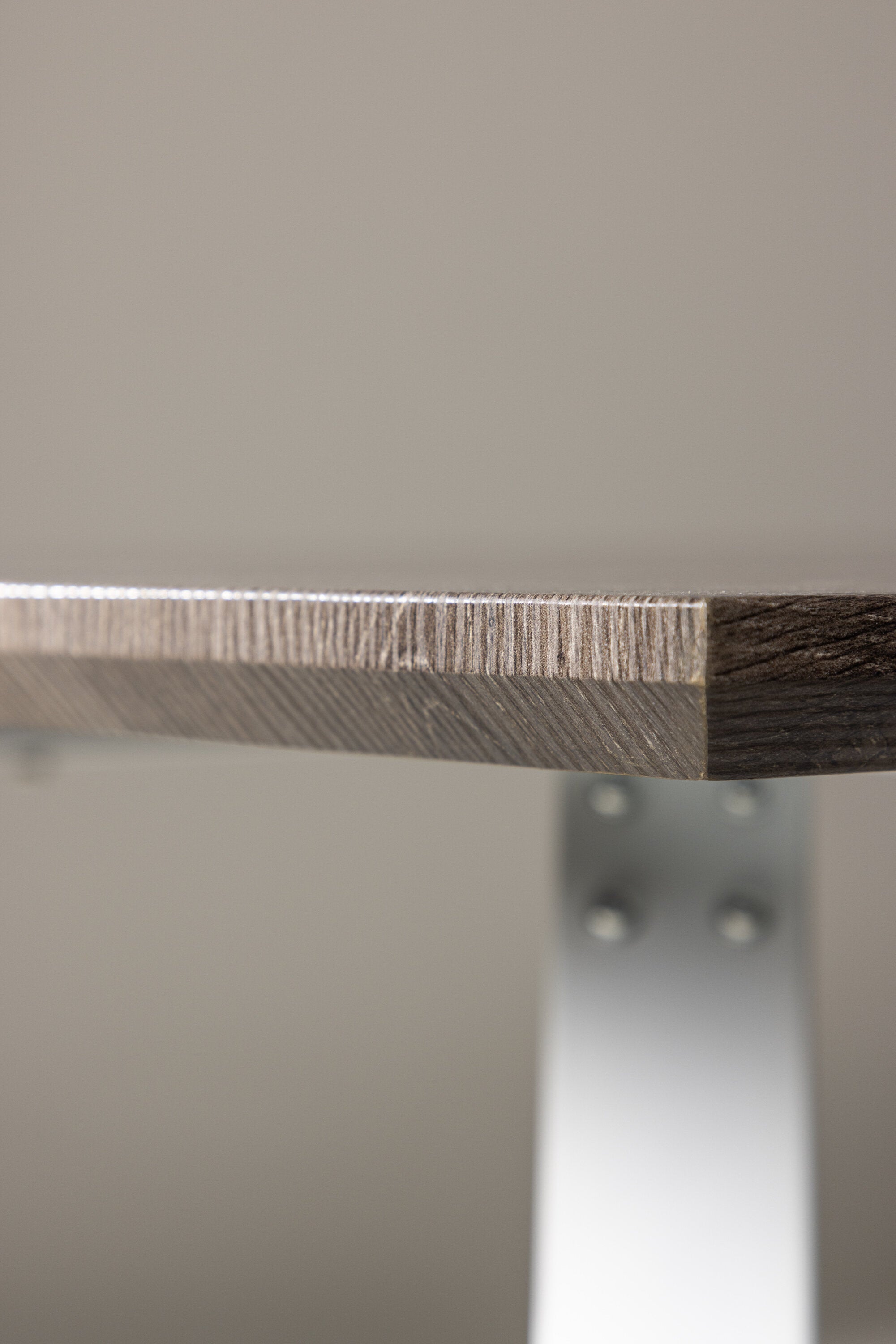 Marina Tisch in Grau präsentiert im Onlineshop von KAQTU Design AG. Esstisch ist von Venture Home