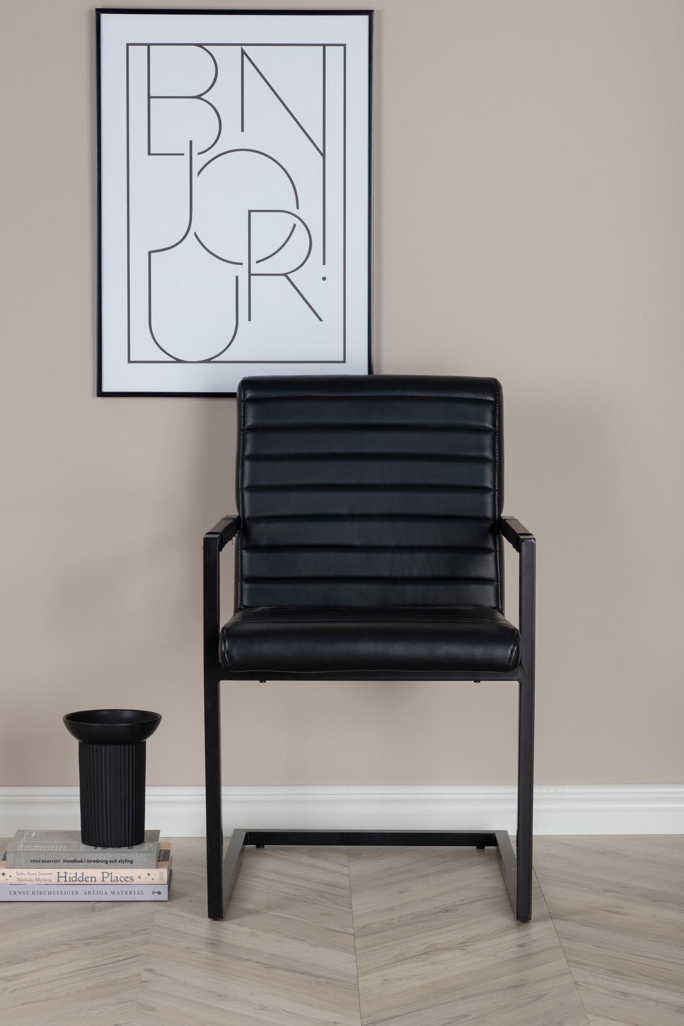 Venture Home Kunststuhl: Eleganter Stuhl mit Armlehnen aus braunem Kunstleder, ideal für Esszimmer und Küche. Stilvoll und pflegeleicht.