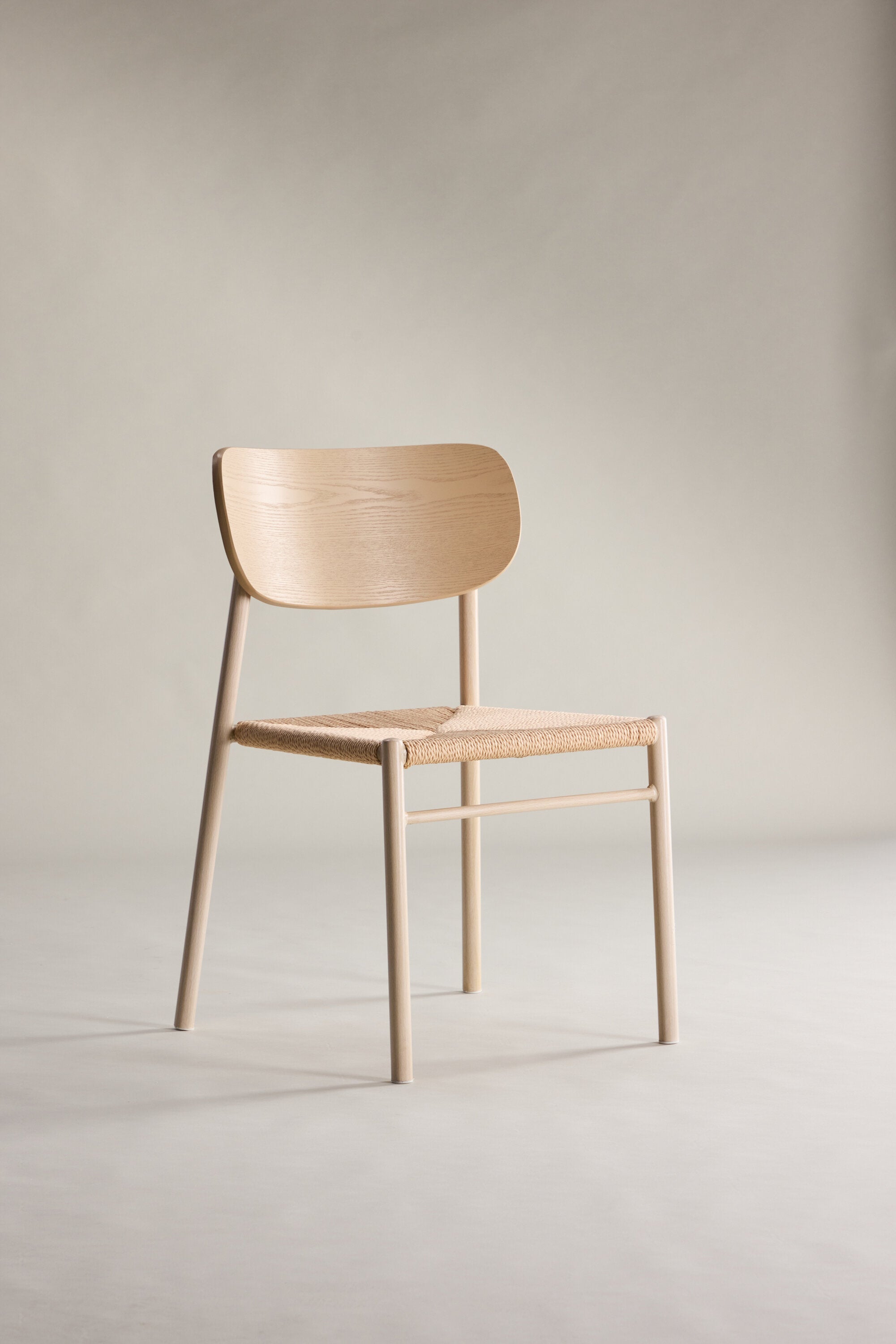 Polly Esszimmerstuhl in Tünche präsentiert im Onlineshop von KAQTU Design AG. Gartenstuhl mit Armlehnen ist von Venture Home