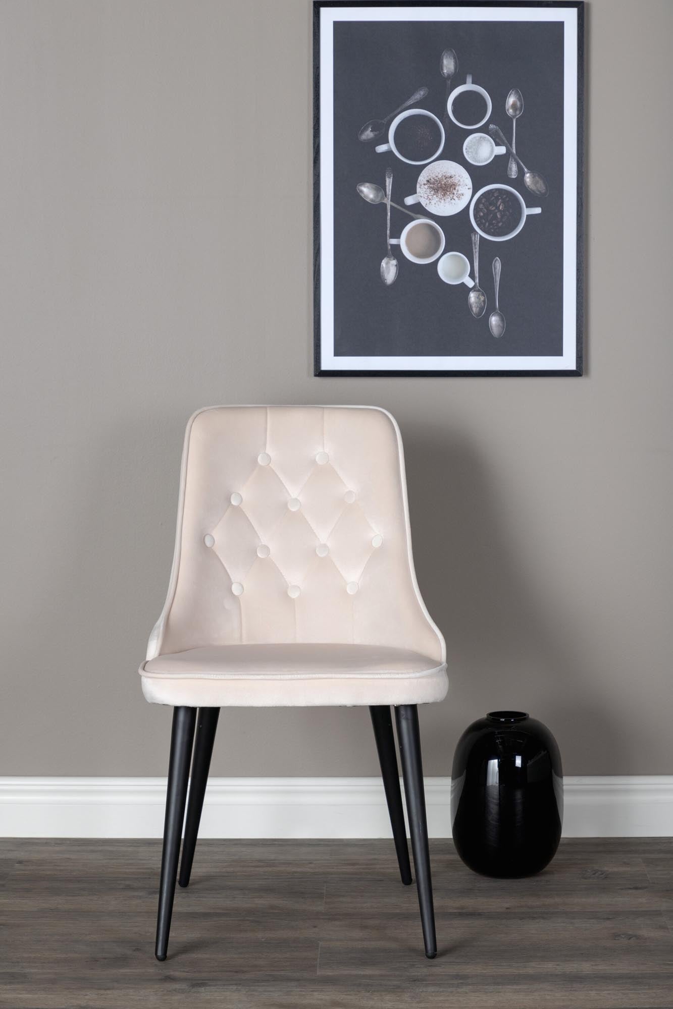 Velvet Deluxe Stuhl in Beige / Schwarz präsentiert im Onlineshop von KAQTU Design AG. Stuhl ist von Venture Home
