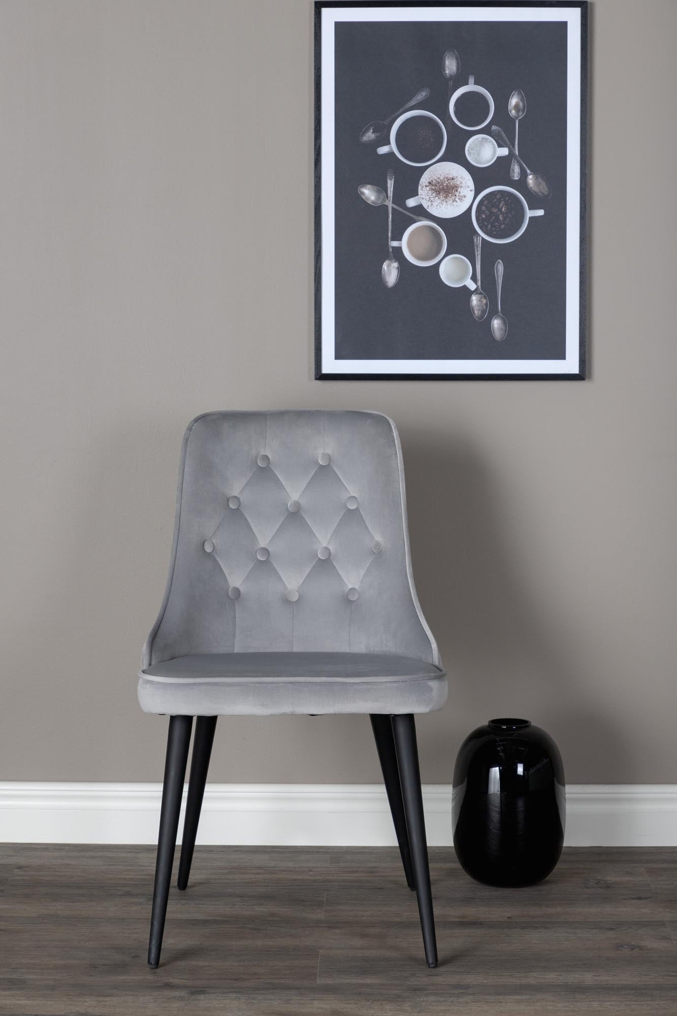 Velvet Deluxe Stuhl in Hellgrau / Schwarz präsentiert im Onlineshop von KAQTU Design AG. Stuhl ist von Venture Home