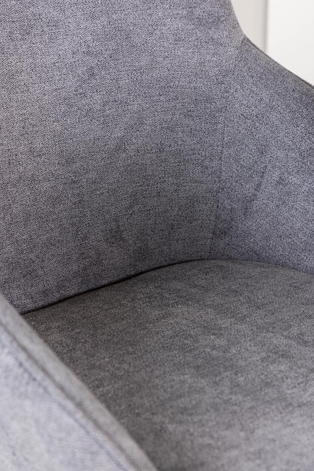 Rosie Stuhl in Grau präsentiert im Onlineshop von KAQTU Design AG. Stuhl mit Armlehne ist von Venture Home
