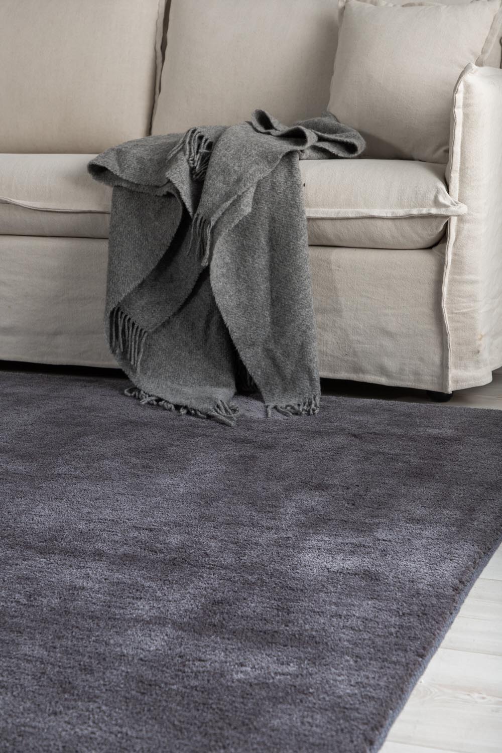 Nova Sofa in Beige präsentiert im Onlineshop von KAQTU Design AG. 3er Sofa ist von Venture Home