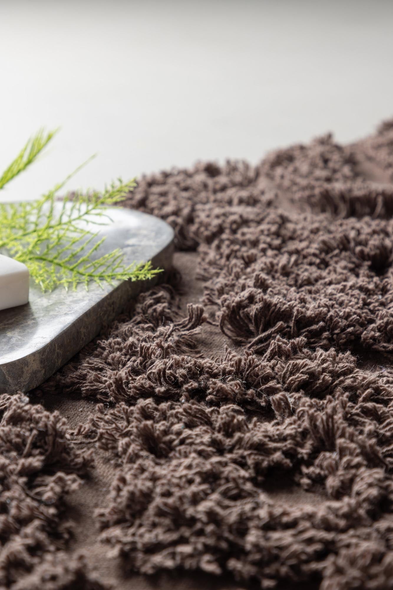 Hilma Teppich in Braun präsentiert im Onlineshop von KAQTU Design AG. Teppich ist von Venture Home