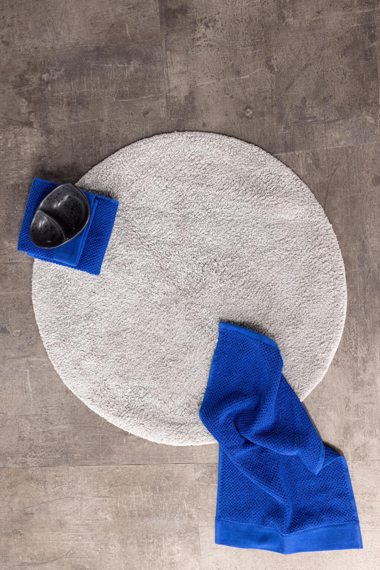 Valle Teppich in Hellgrau präsentiert im Onlineshop von KAQTU Design AG. Teppich ist von Venture Home