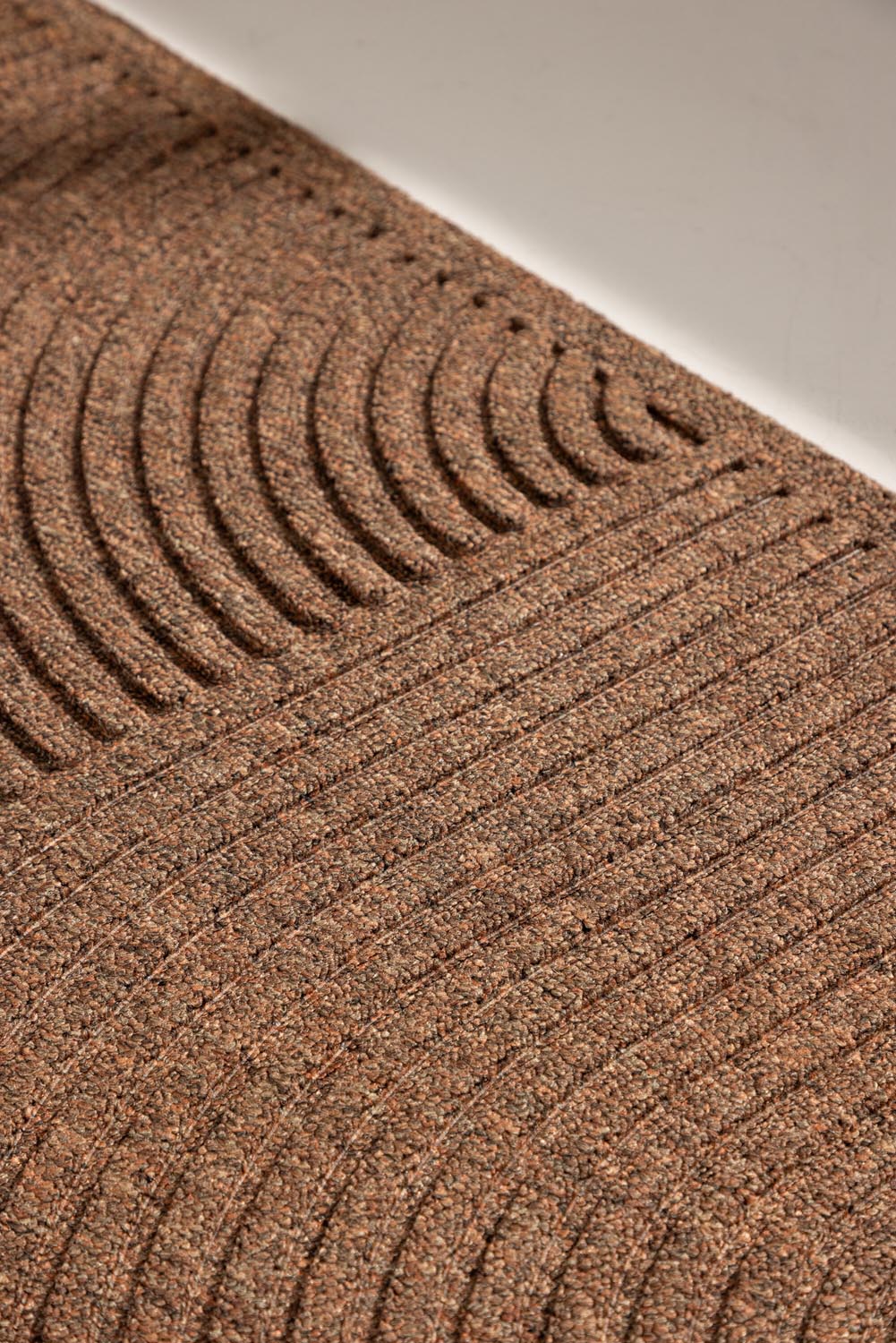 Valentino Teppich in Braun präsentiert im Onlineshop von KAQTU Design AG. Türmatte ist von Venture Home