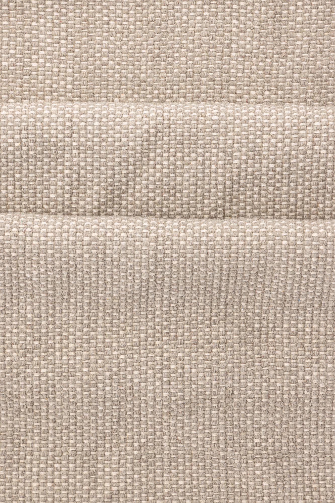 Entdecken Sie den eleganten Vilma-Teppich von Venture Home in Beige, 230x160 cm – ideal für einladende Wohnräume und zeitloses Design.