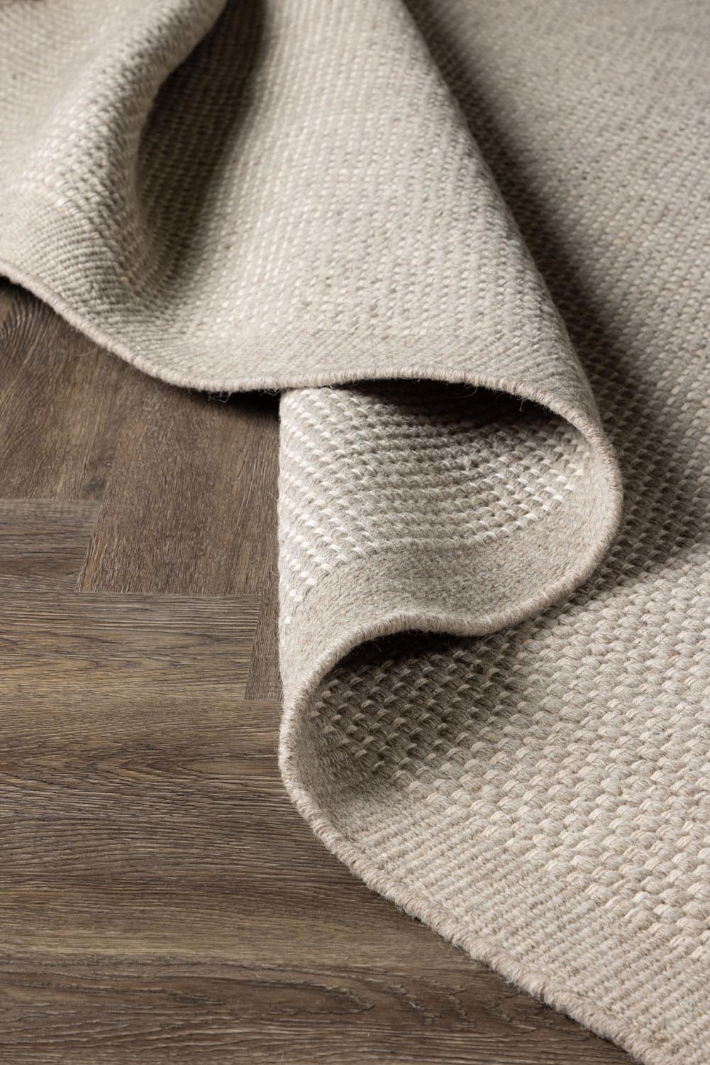 Vilma Teppich in Beige präsentiert im Onlineshop von KAQTU Design AG. Teppich ist von Venture Home