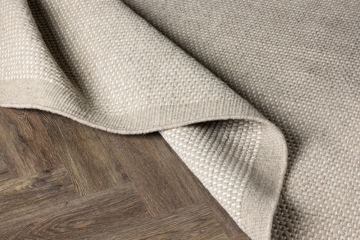 Vilma Teppich in Beige präsentiert im Onlineshop von KAQTU Design AG. Teppich ist von Venture Home
