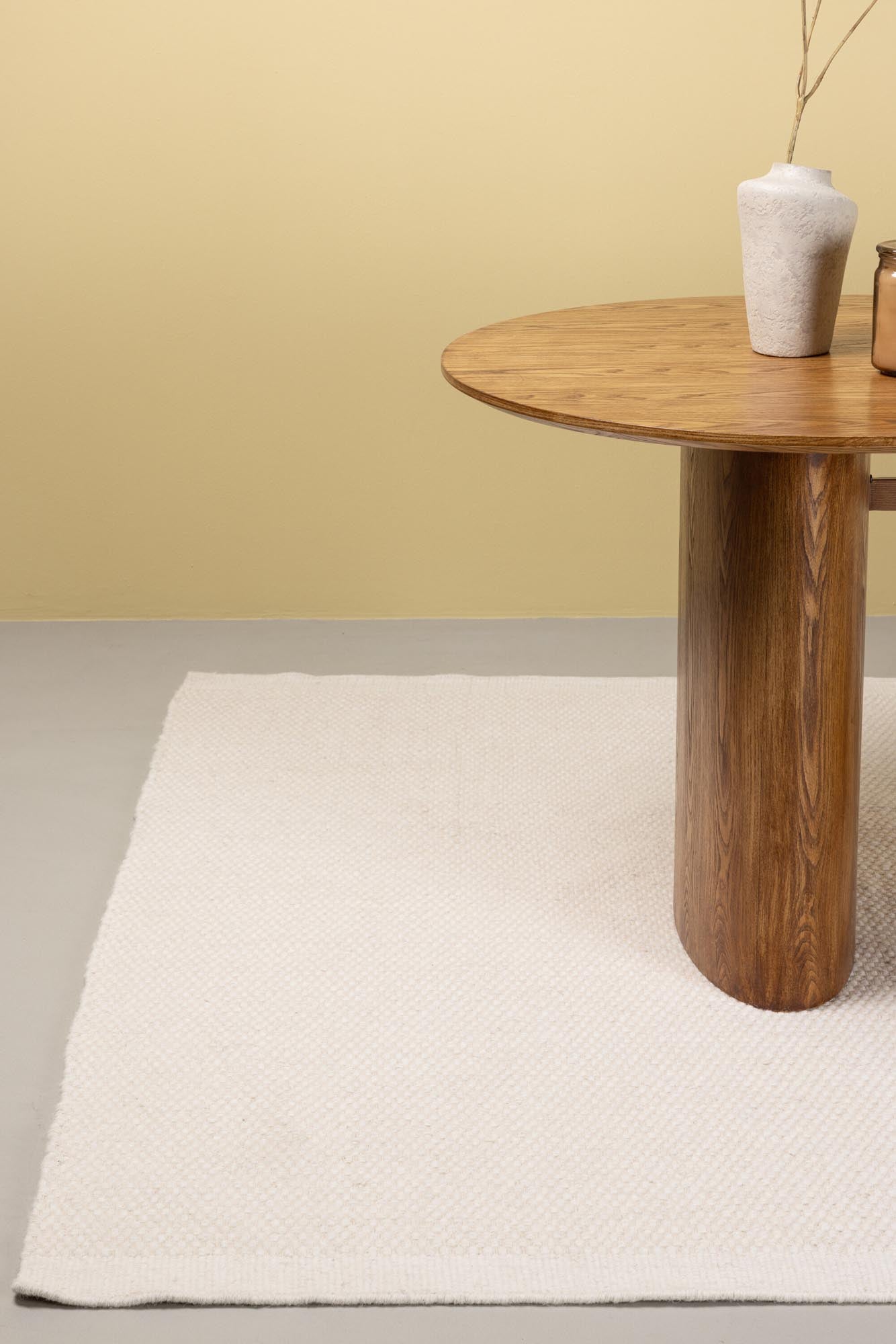 Vilma Teppich in Cremefarben präsentiert im Onlineshop von KAQTU Design AG. Teppich ist von Venture Home