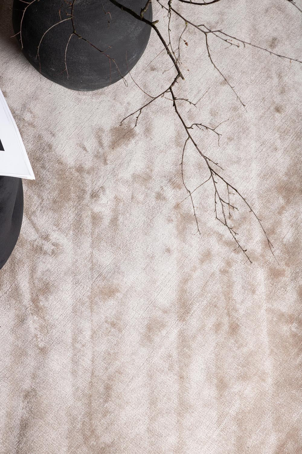 Indra Teppich in Beige präsentiert im Onlineshop von KAQTU Design AG. Teppich ist von Venture Home