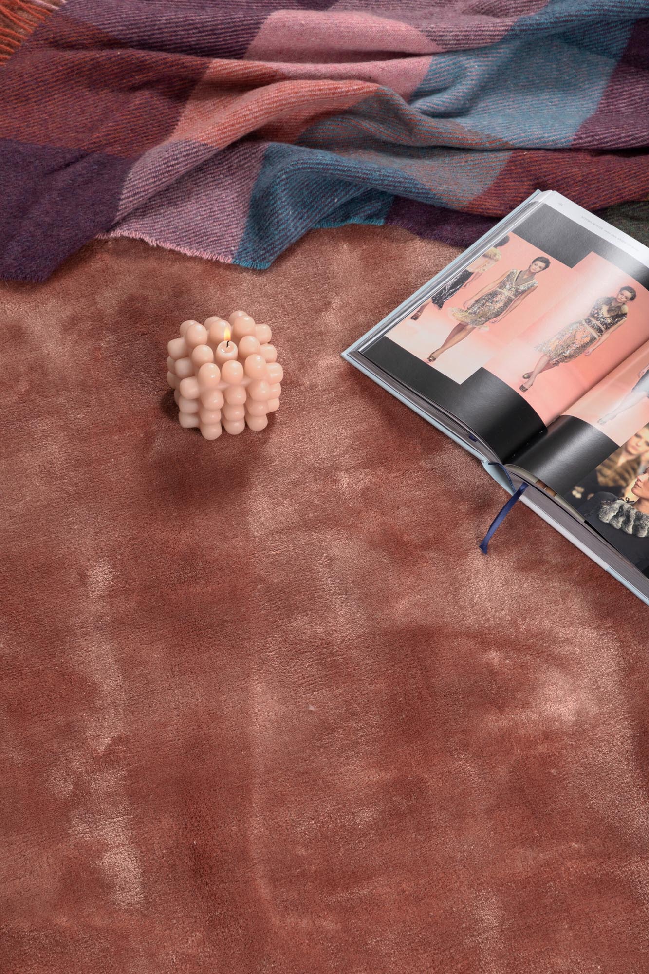 Indra Teppich von Venture Home: Eleganz und Komfort vereint für ein stilvolles Zuhause. Hochwertige Viskose und vielfältige Designs.