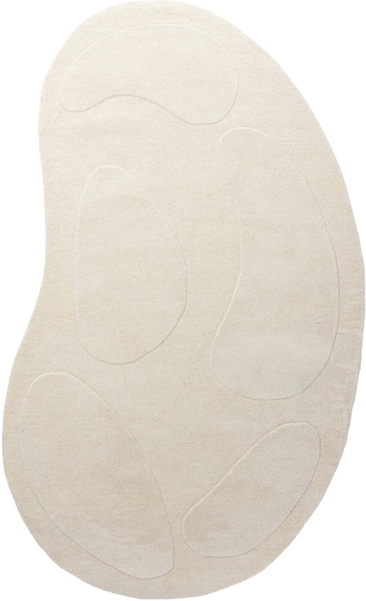 Stilvoller Enard-Teppich von Venture Home in klassischem Schwarz.