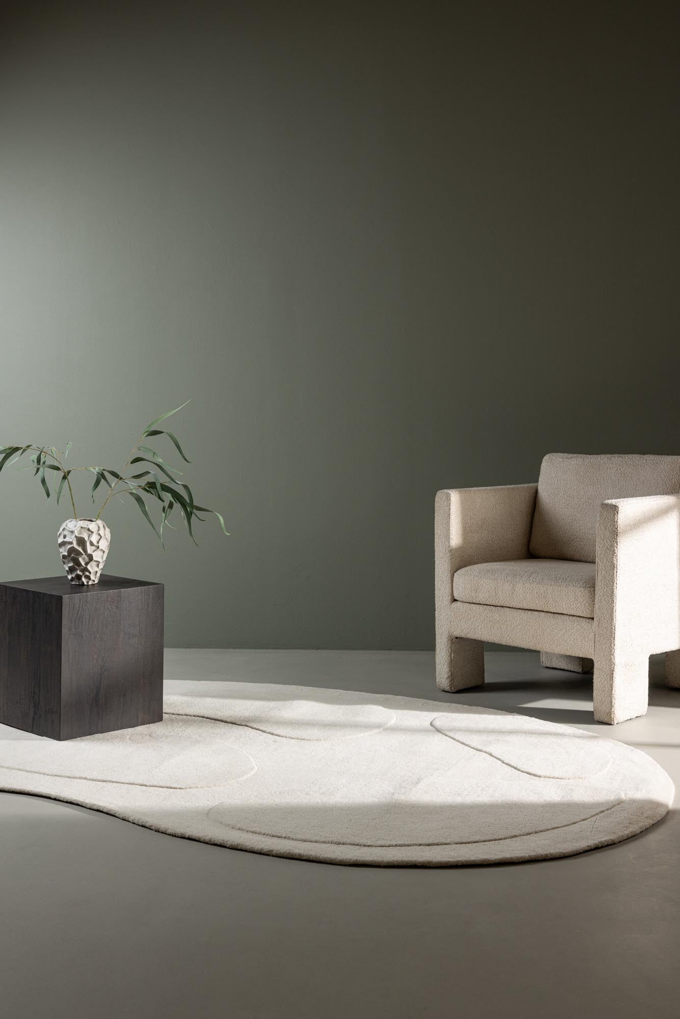 Stilvoller Enard-Teppich von Venture Home in klassischem Schwarz.