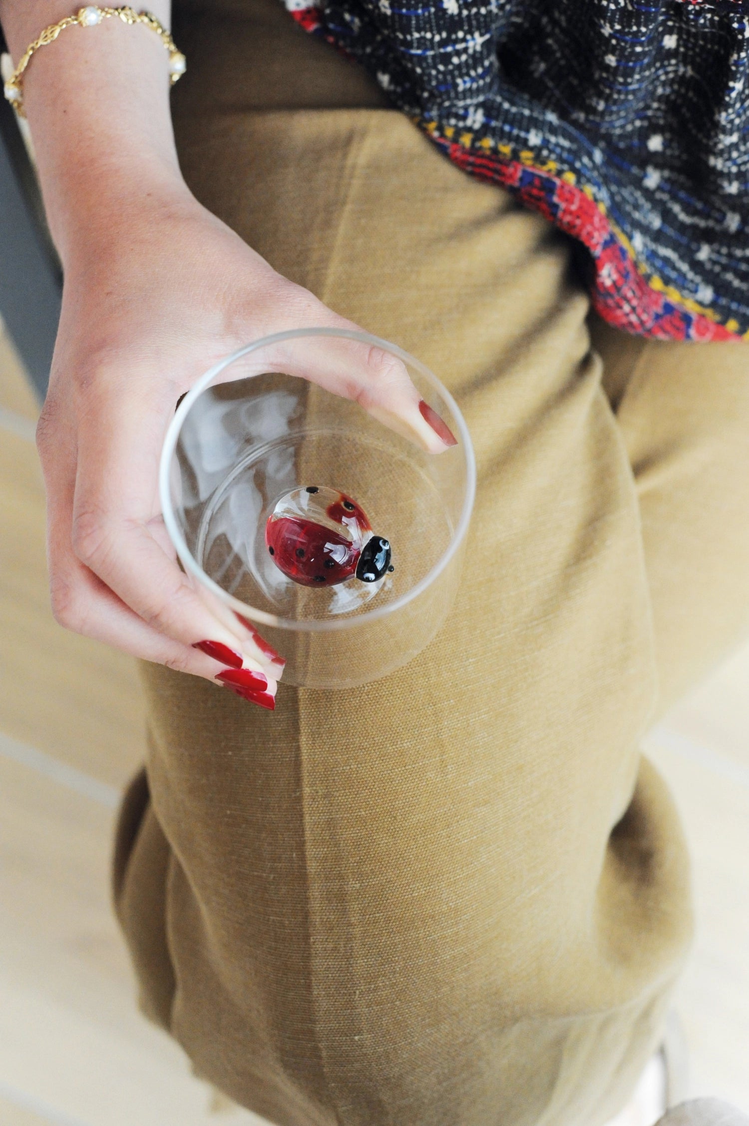 Borosilikatglas mit Marienkäfer-Motiv, 250 ml, von Easy Life. Ideal für Kinder und Tierliebhaber, farbenfroh und funktional.