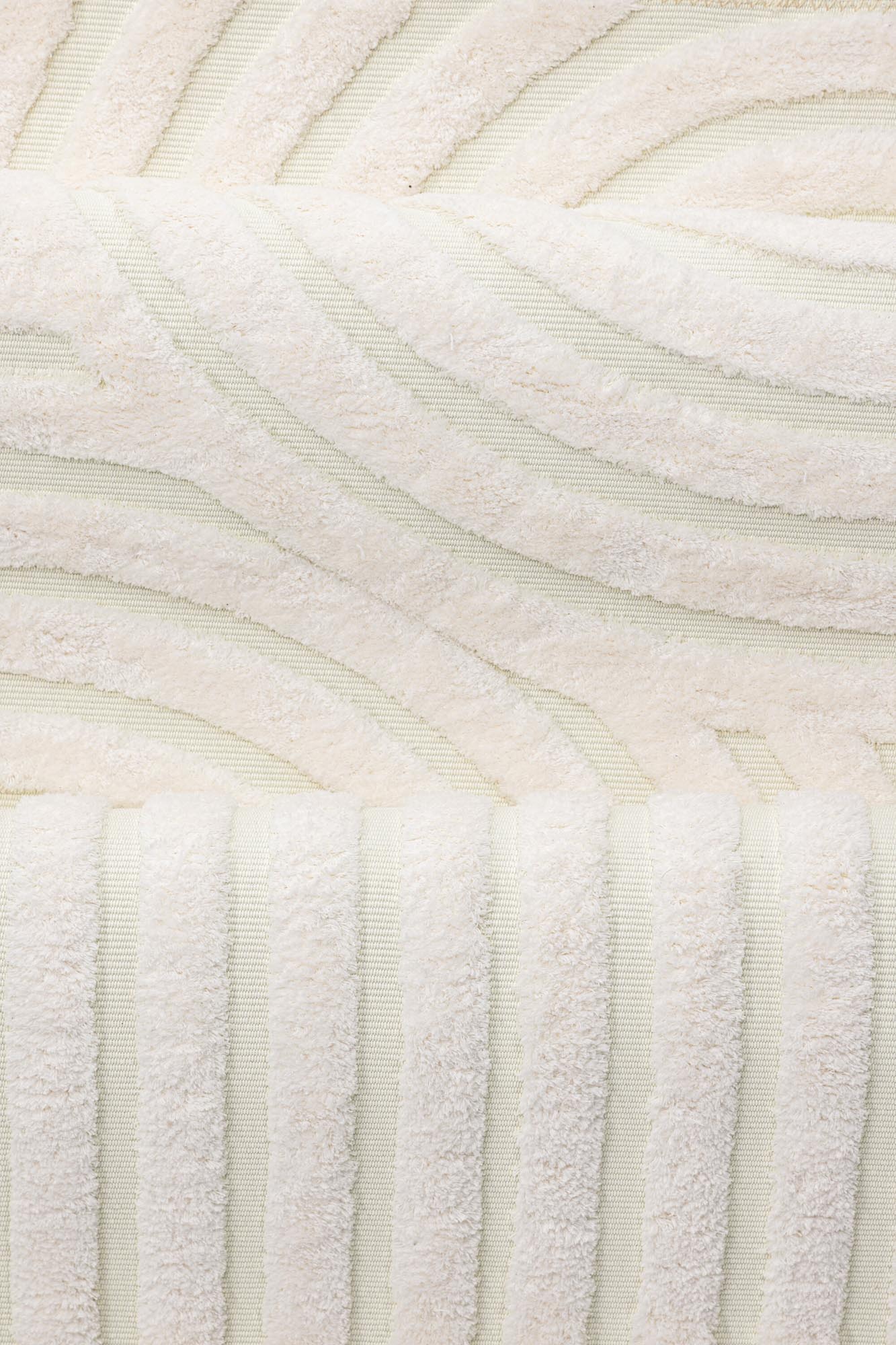 Nikita Teppich von Venture Home: Eleganz und Gemütlichkeit vereint.