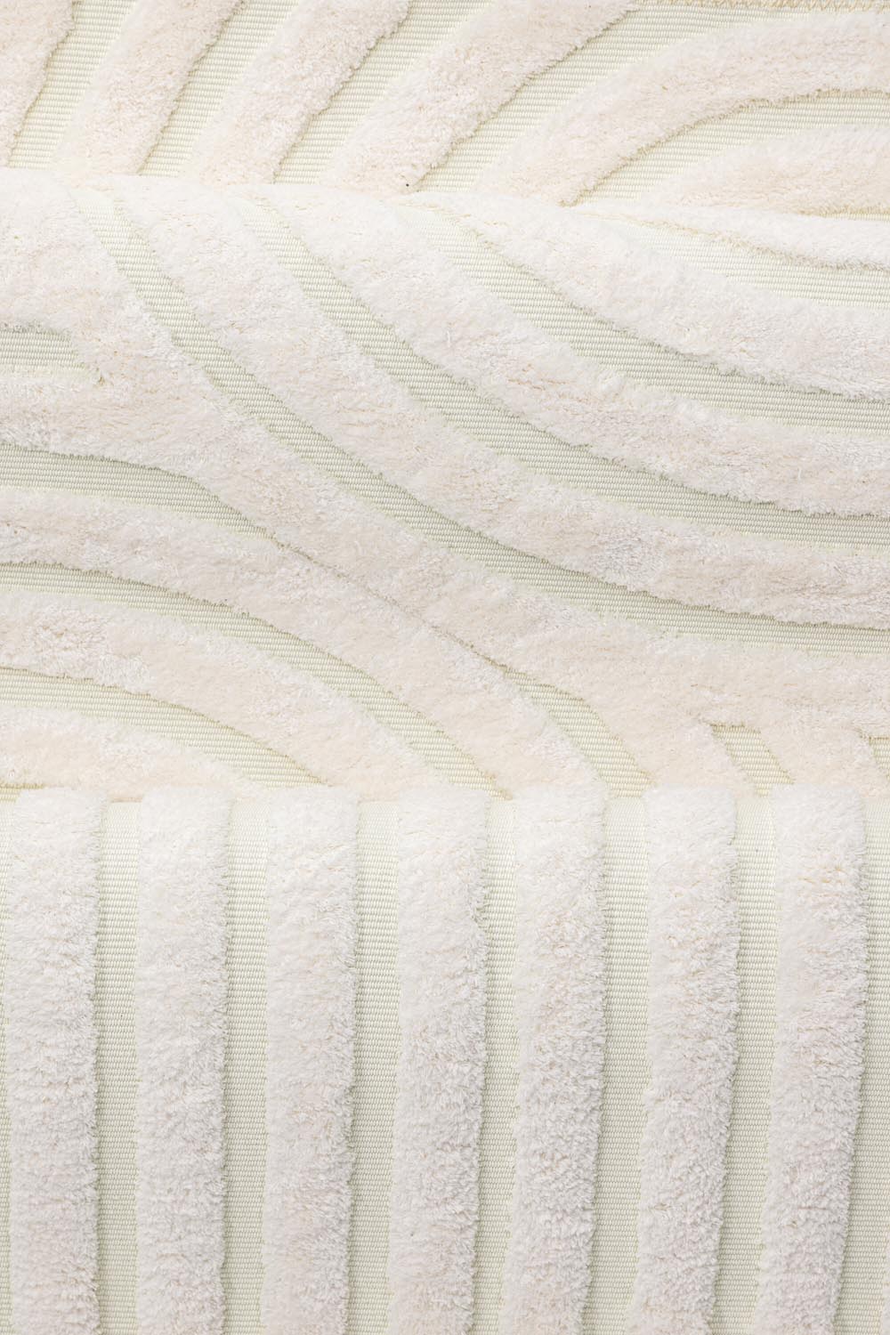 Nikita Teppich in Weiss präsentiert im Onlineshop von KAQTU Design AG. Teppich ist von Venture Home