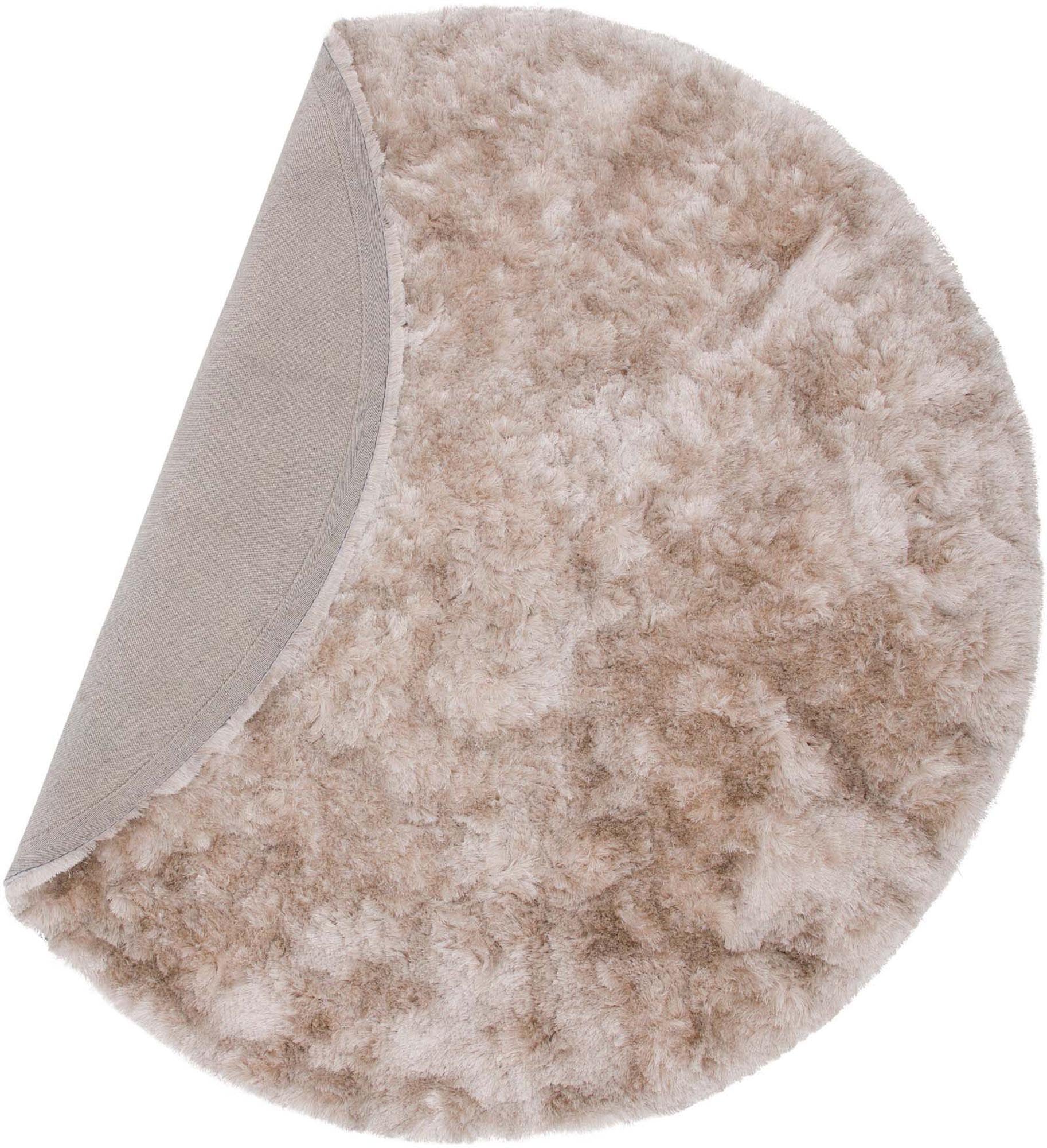 Shiva Teppich in Sekt präsentiert im Onlineshop von KAQTU Design AG. Teppich ist von Venture Home