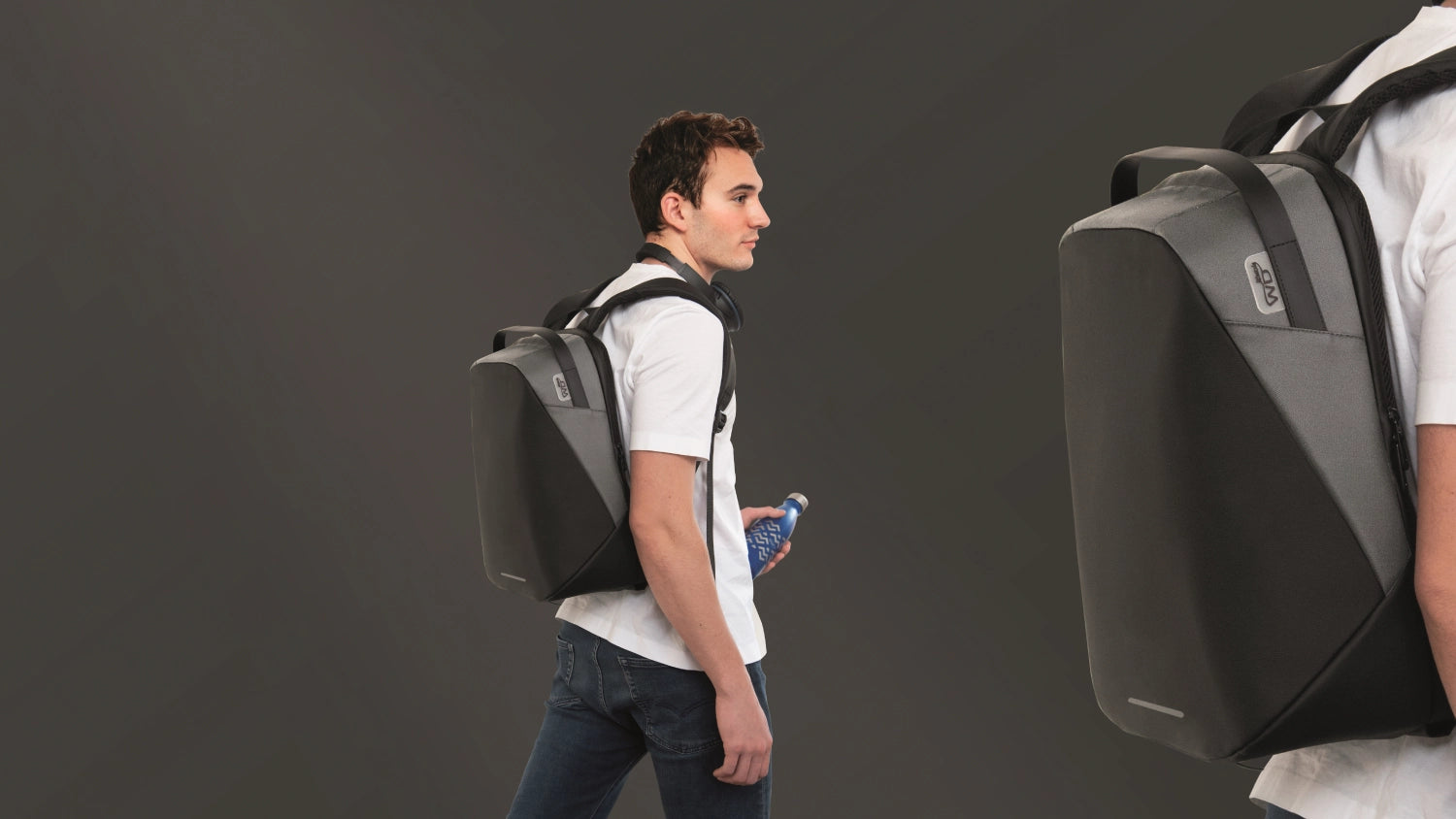 Erleben Sie den City Life Rucksack aus recyceltem PET. Mit 19 Litern Volumen und modernem Design ist er der ideale Begleiter für jeden Tag.