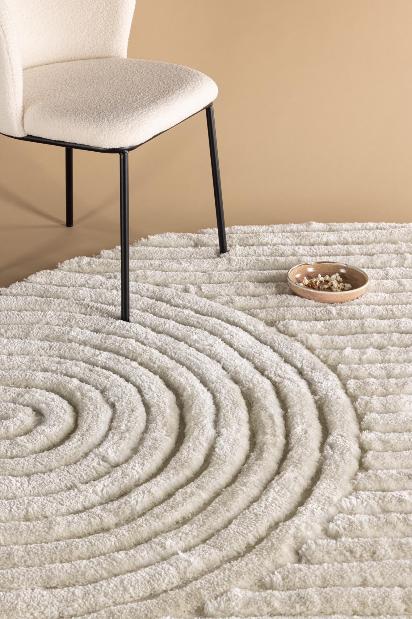 Entdecken Sie den Niklas Teppich von Venture Home – ein stilvolles, langlebiges Accessoire aus pflegeleichtem Polyester, das jedem Raum Charakter verleiht.