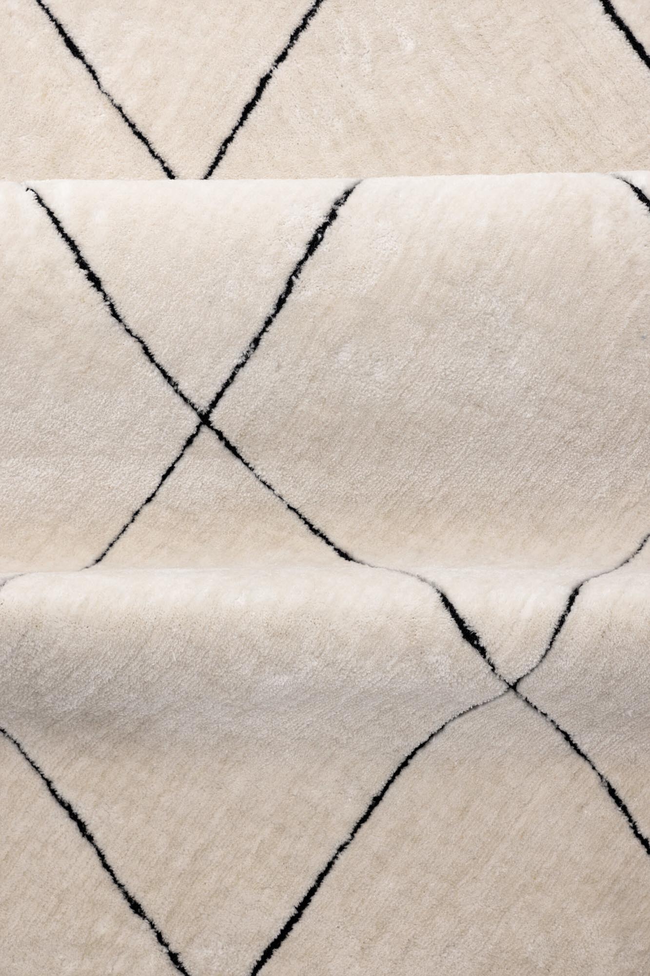 Patrik Teppich von Venture Home: Eleganz und Komfort vereint.