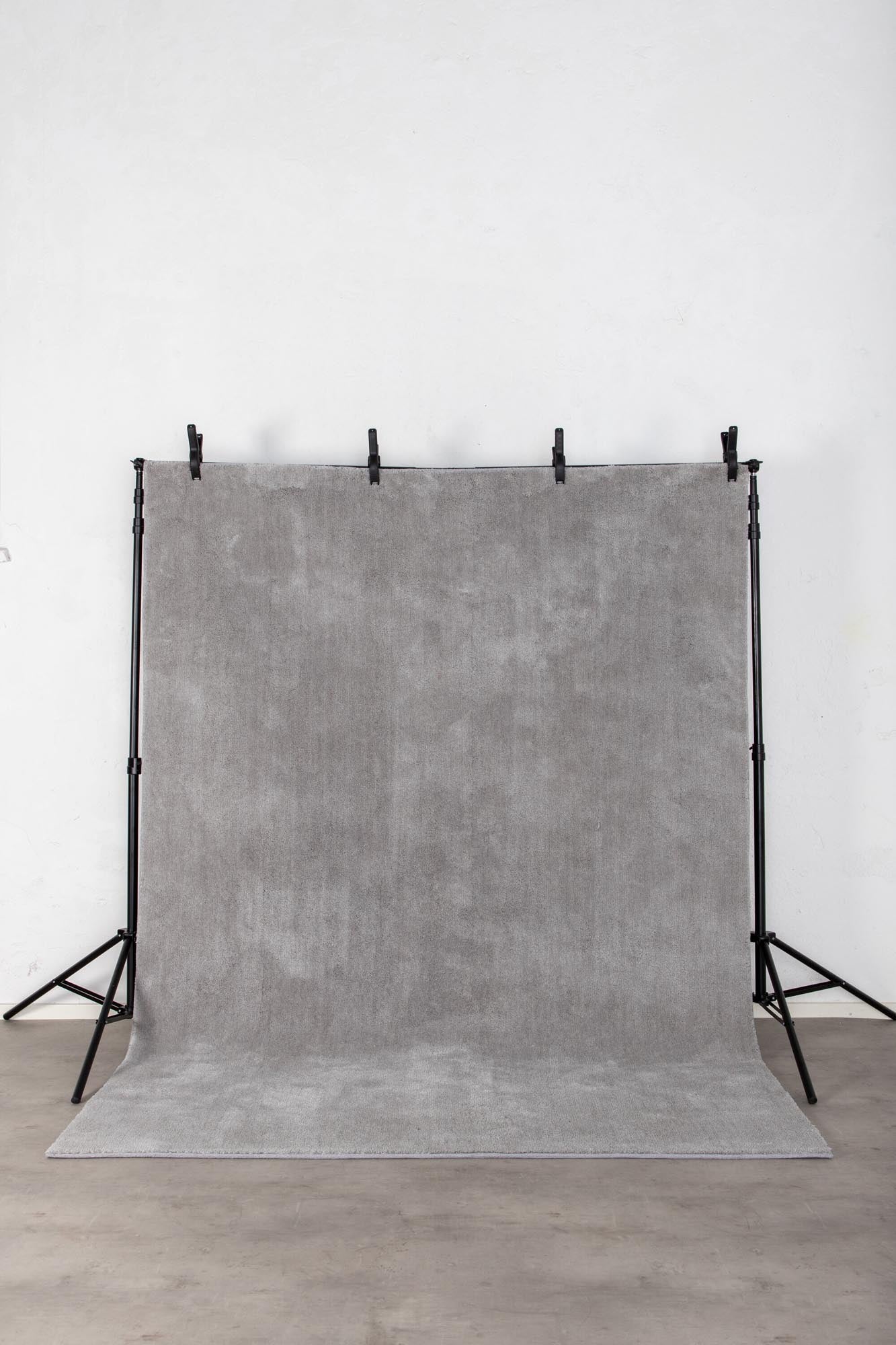 Wunderteppich in Silber präsentiert im Onlineshop von KAQTU Design AG. Teppich ist von Venture Home