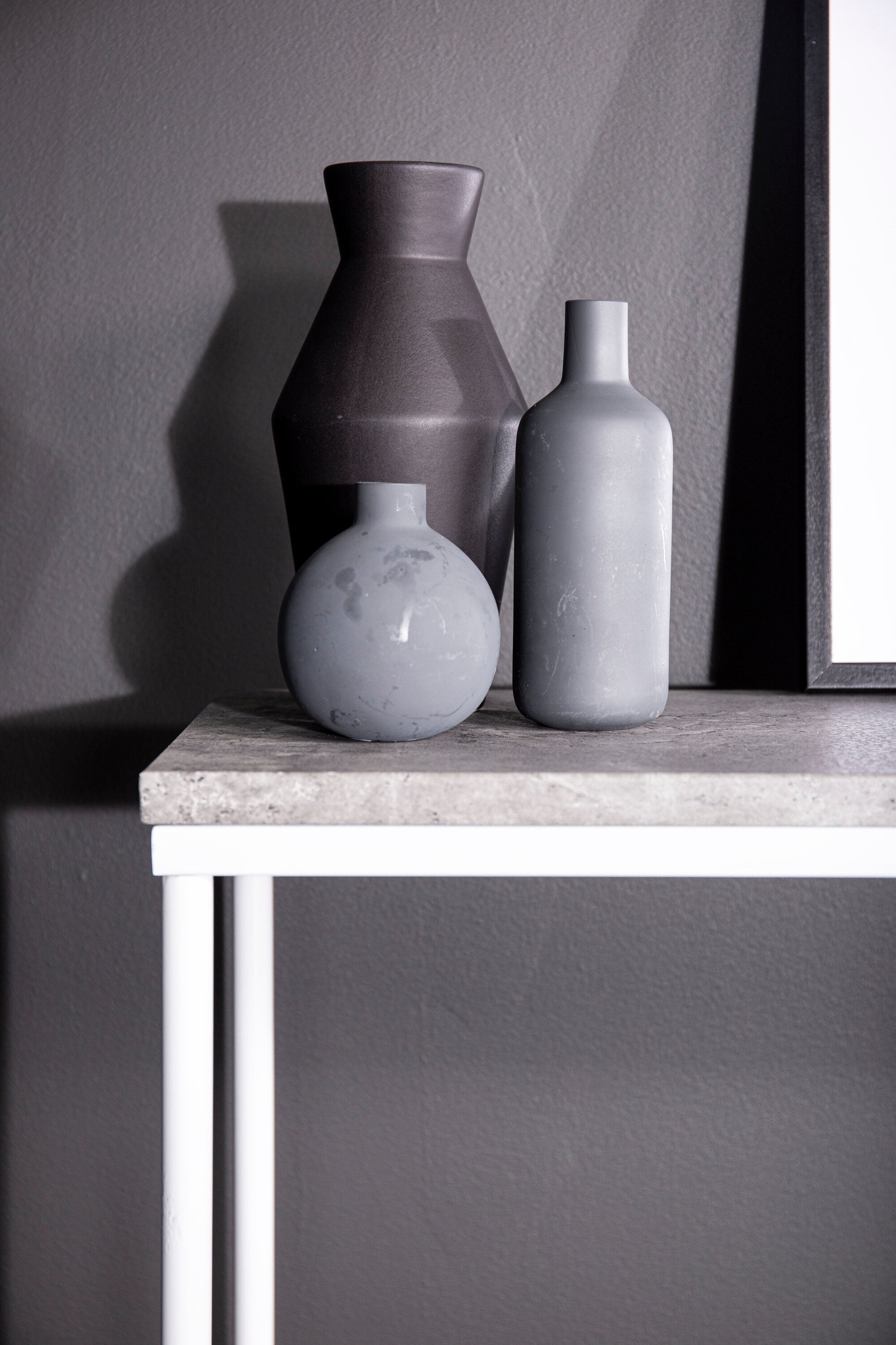 Palace Beistelltisch in Weiss präsentiert im Onlineshop von KAQTU Design AG. Beistelltisch ist von Venture Home