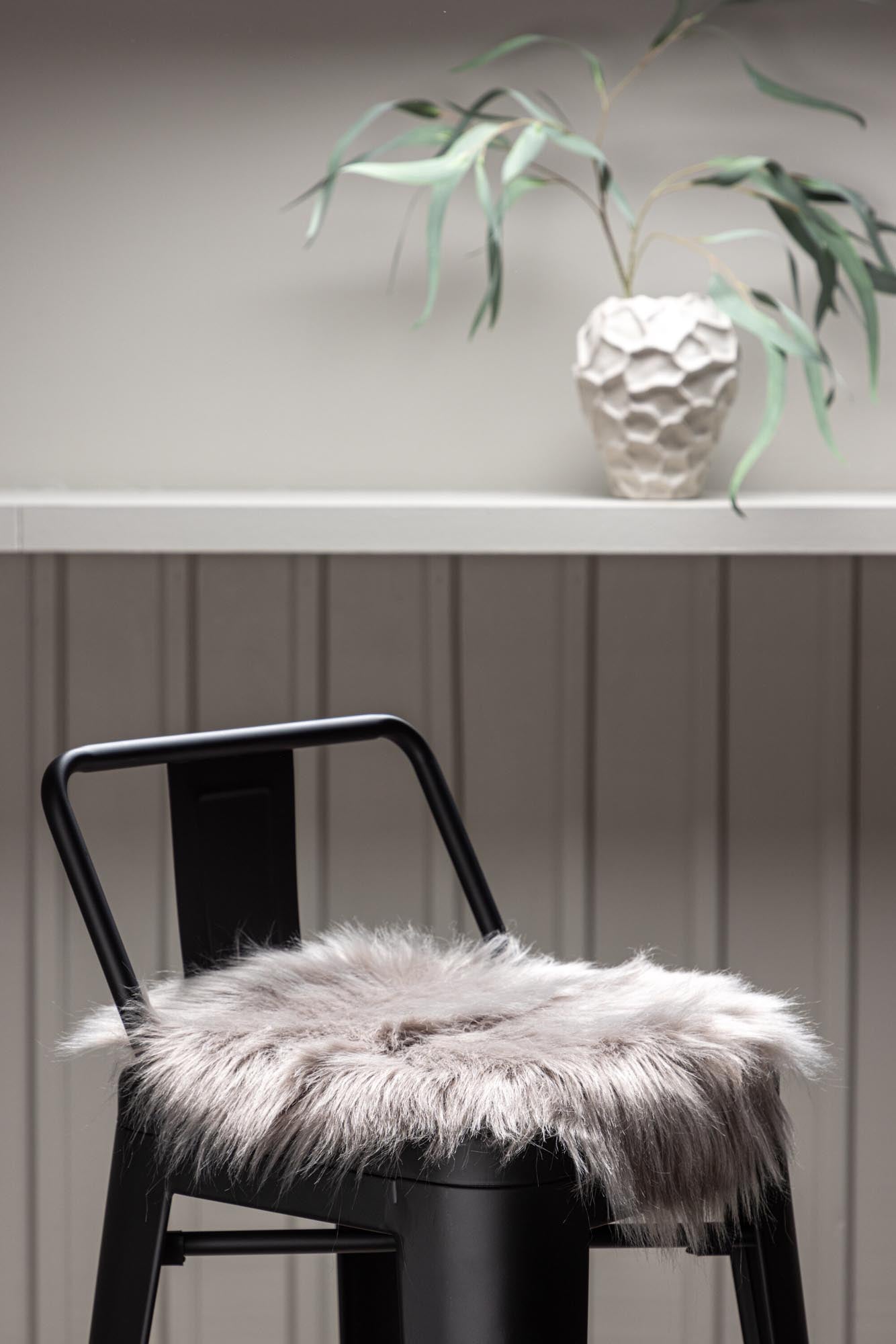 Katy Kissen von Venture Home: Luxuriöses Design trifft auf höchsten Komfort. Ideal für jeden Raum, sorgt es für Entspannung und Stil.