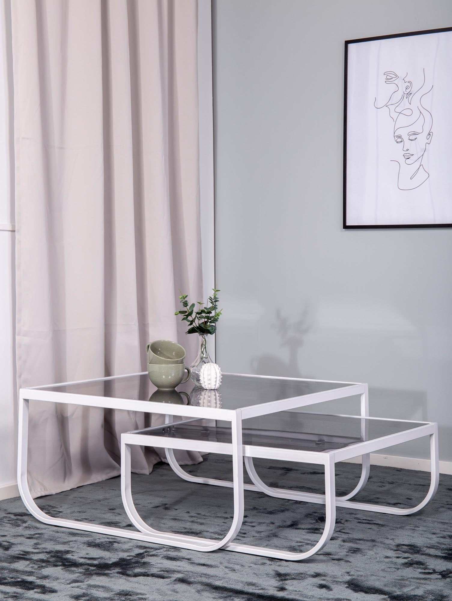 Moderner Rocker Beistelltisch von Venture Home mit stilvollem Look.