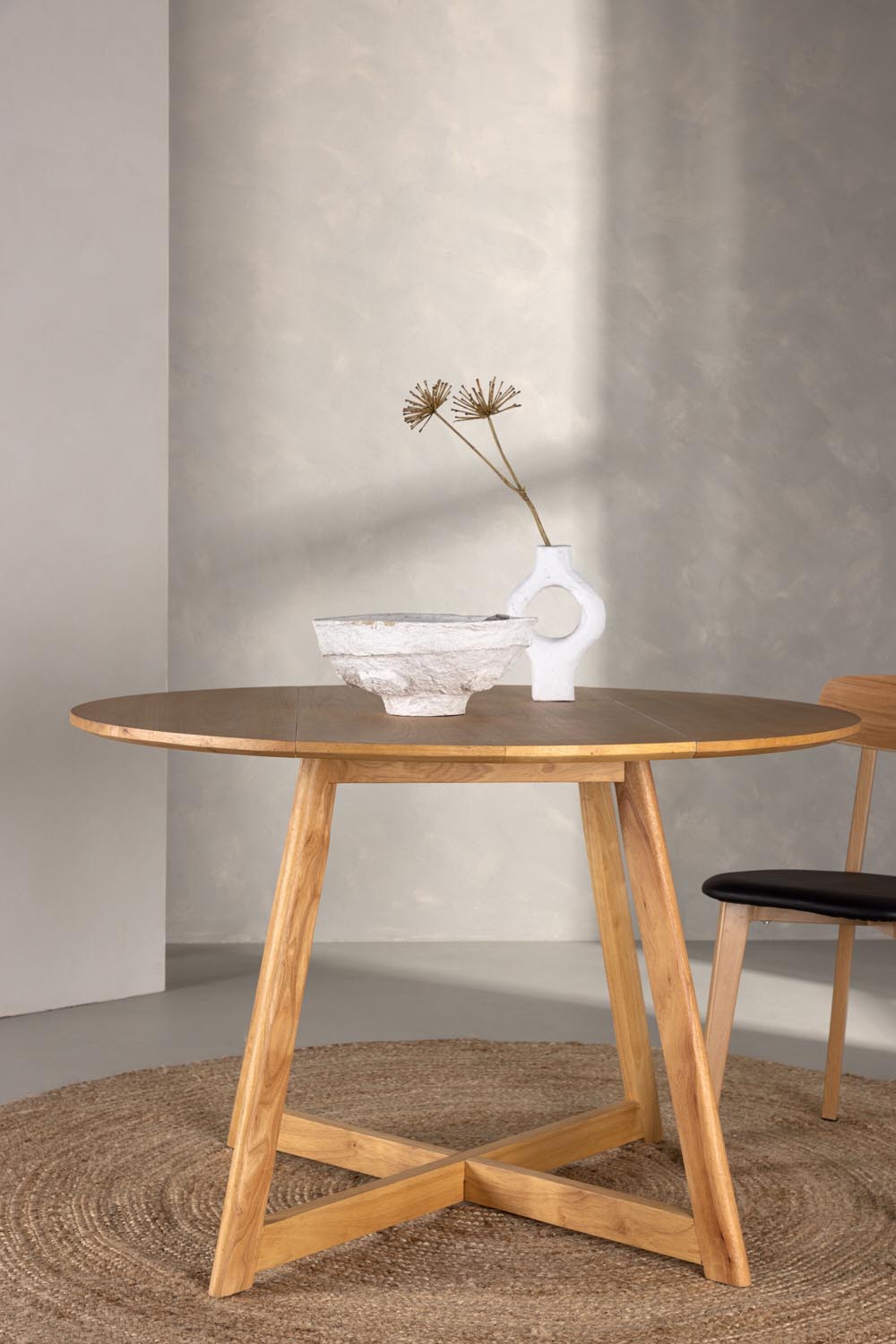Yadikon Tisch in Braun präsentiert im Onlineshop von KAQTU Design AG. Esstisch ist von Venture Home