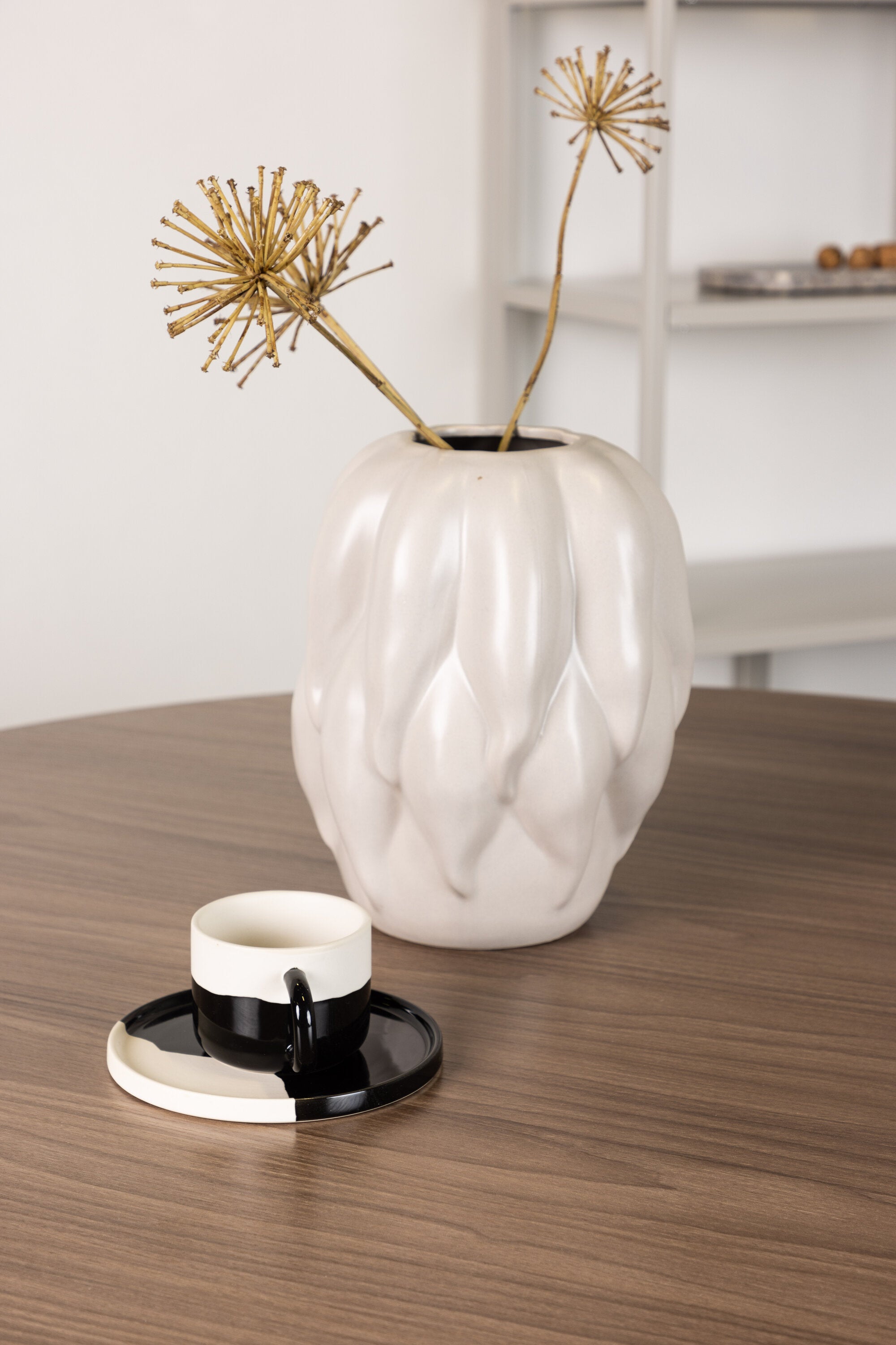 Durango Tisch in Nussbaum präsentiert im Onlineshop von KAQTU Design AG. Esstisch ist von Venture Home
