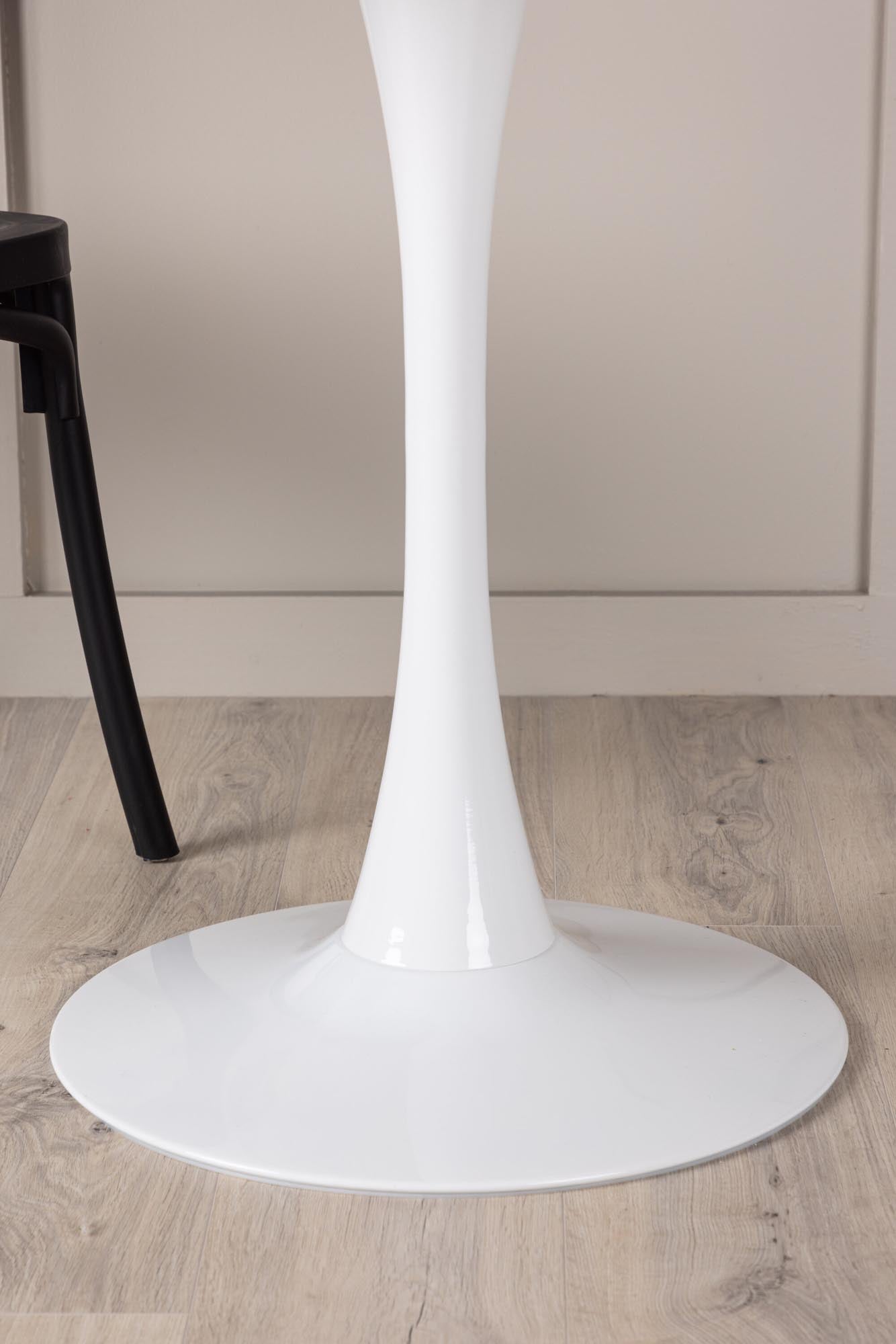 Moderner Hamden Tisch von Venture Home, ideal für stilvolle Räume.