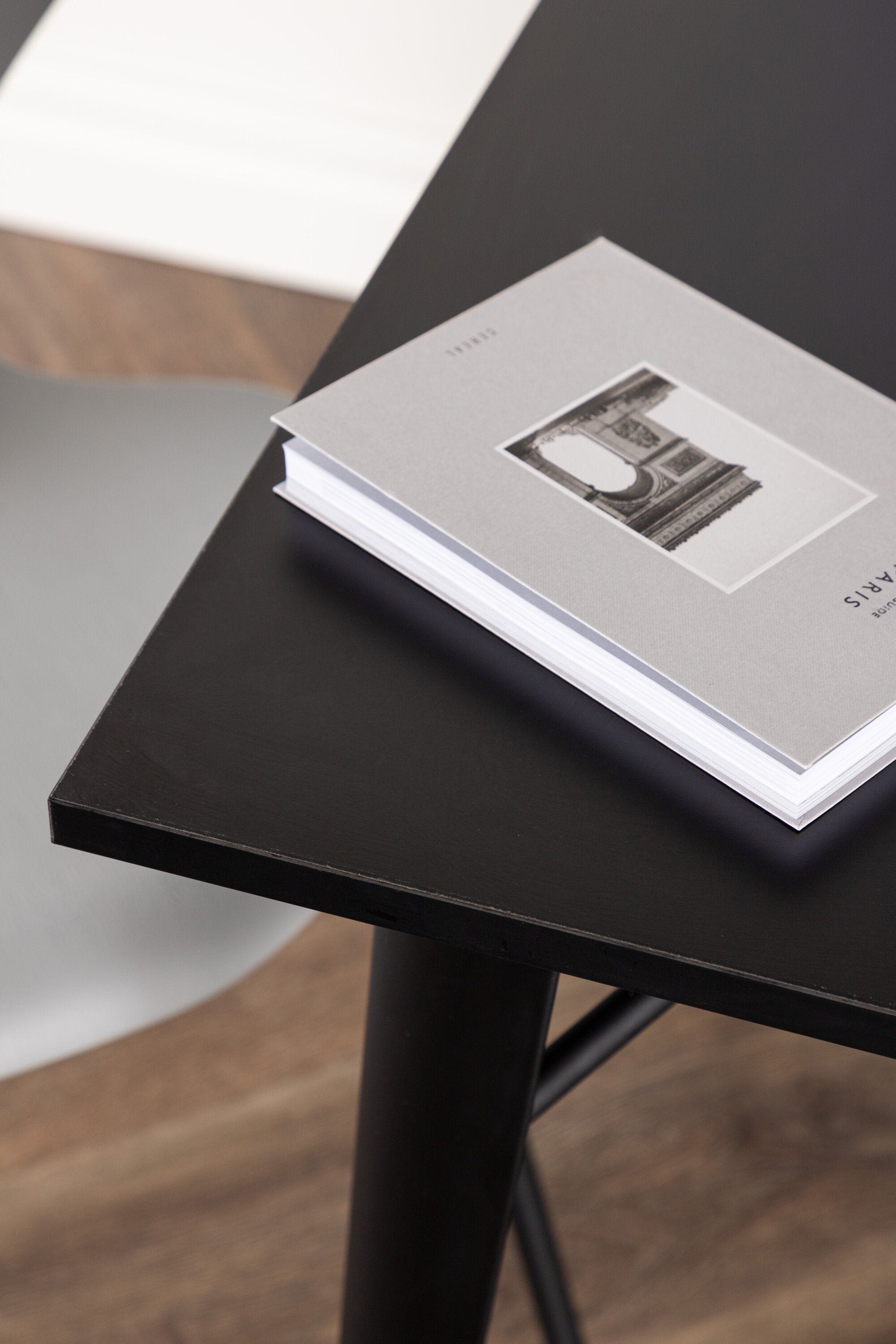 Tempe Tisch in Schwarz präsentiert im Onlineshop von KAQTU Design AG. Esstisch ist von Venture Home